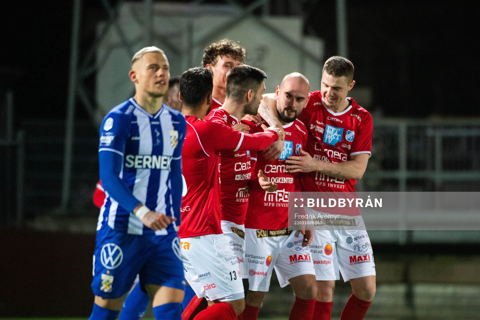 Norrbys Perparim Beqaj jublar med lagkamrater