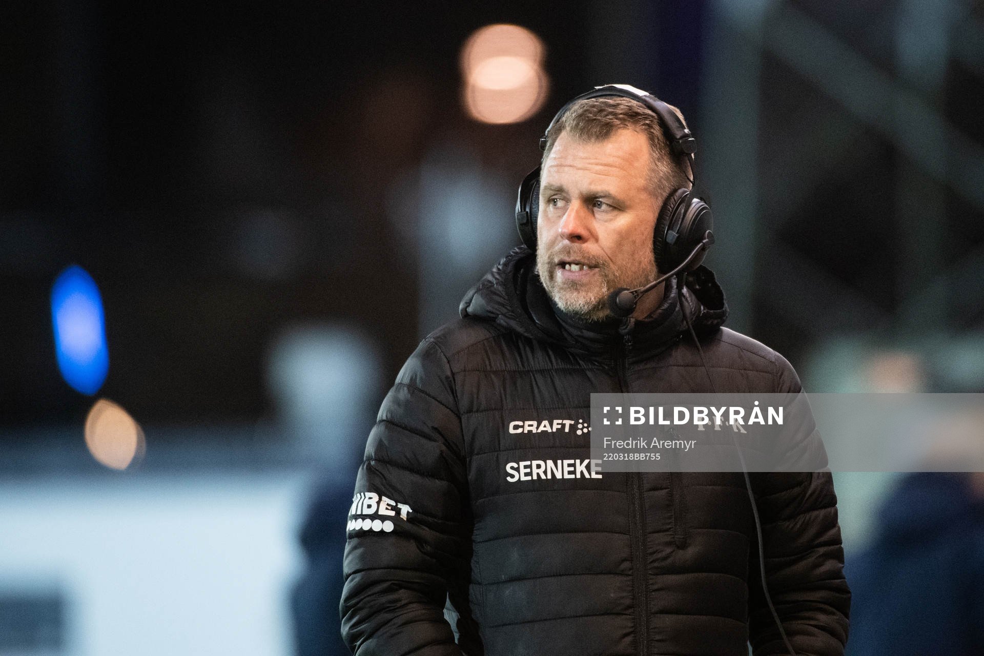 IFK Göteborgs tränare Mikael Stahre under träningsmatchen i fotboll mellan IFK Göteborg och Norrby den 18 mars 2022 i Göteborg. 