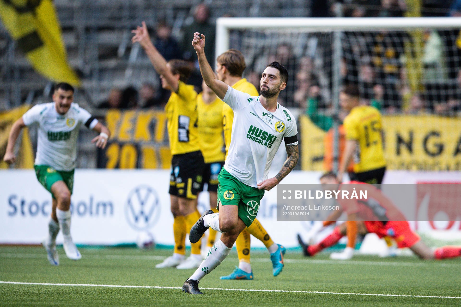 Hammarbys Nahir Besara jublar efter 1-0 under semifinalen i Svenska Cupen i fotboll mellan Hammarby och Elfsborg den 19 mars 2022 i Stockholm.