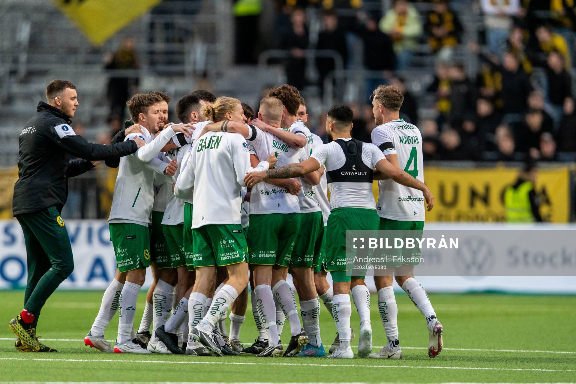 Hammarbys spelare jublar