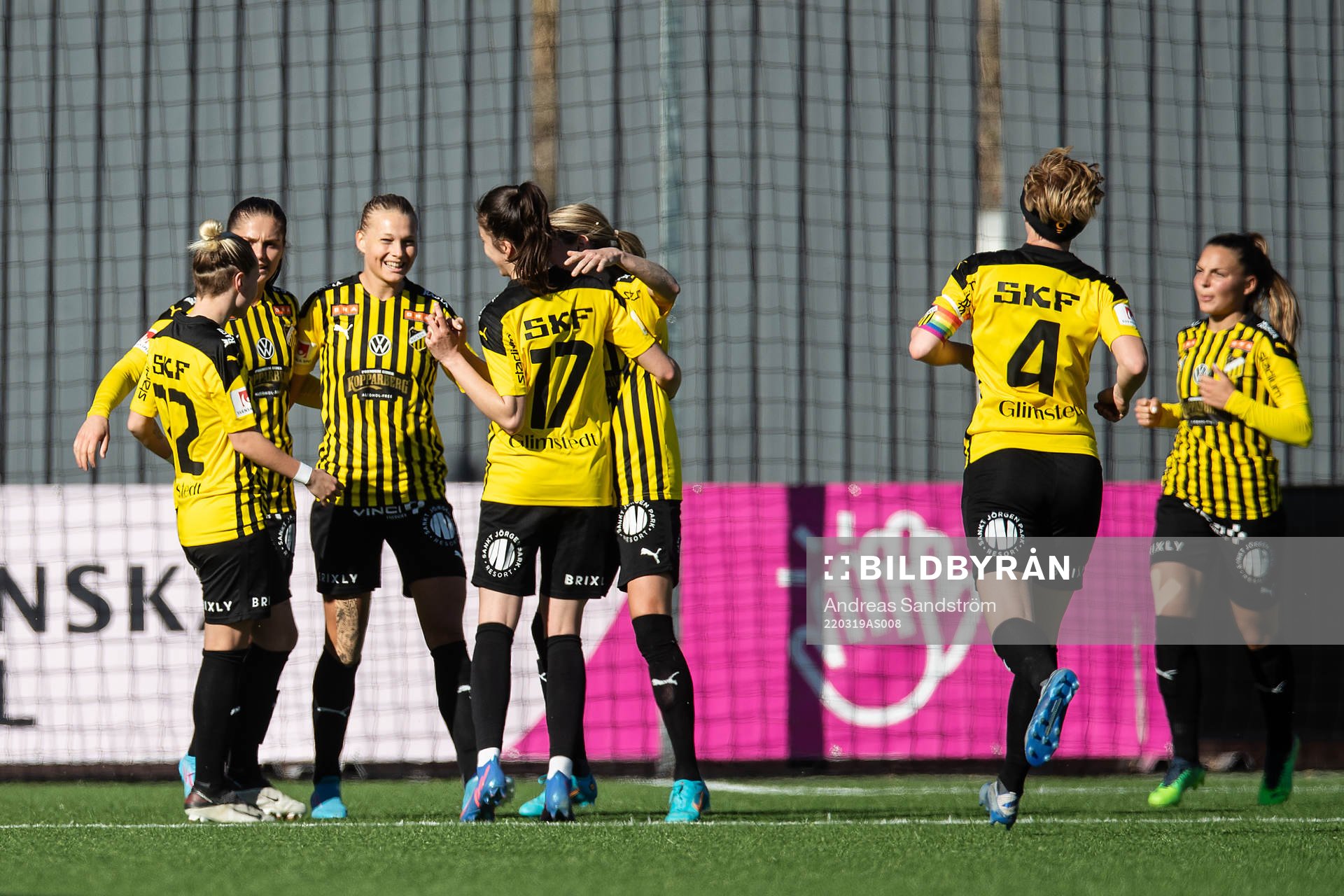 Häckens Stine Larsen jublar