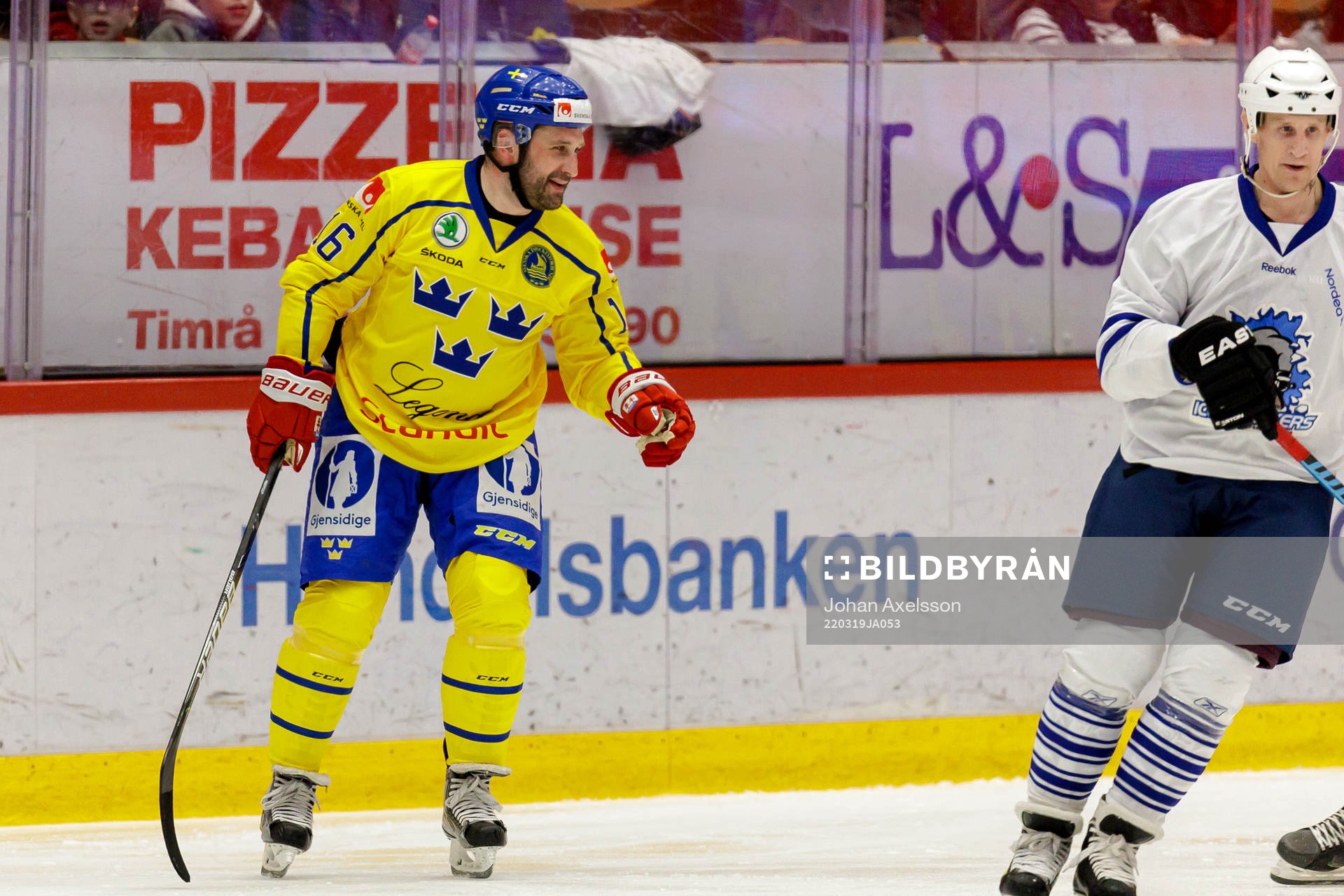 Tre kronor legends Per Hallin jublar