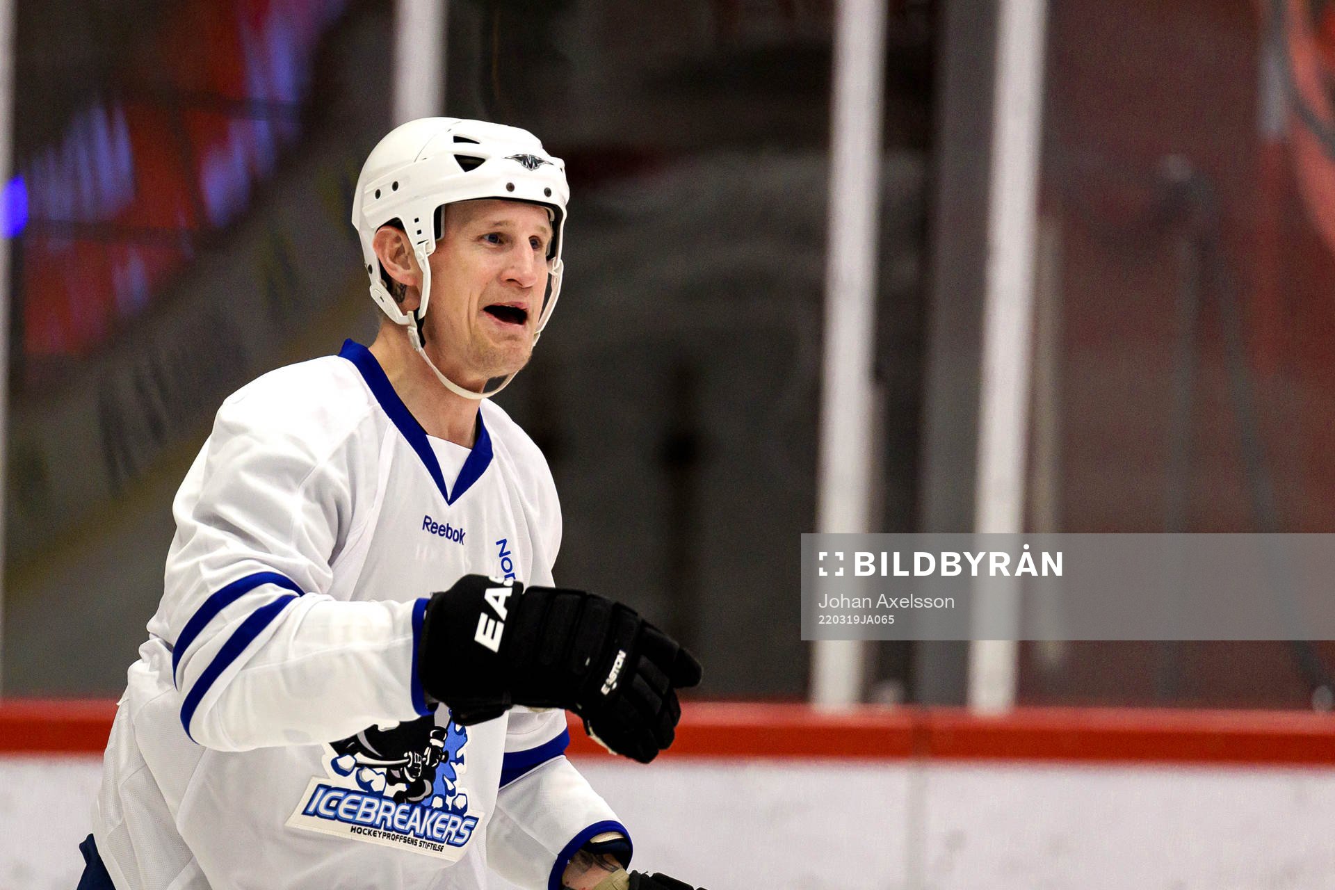 Icebreakers Jonathan Hedström jublar