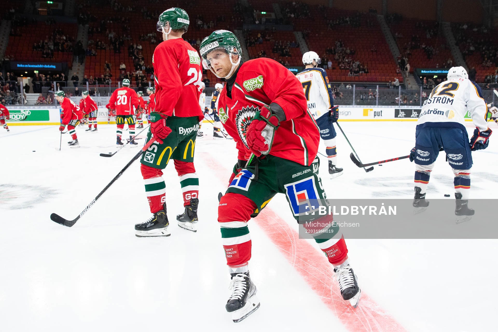 Frölundas Ryan Lasch innan  ishockeymatchen i SHL mellan