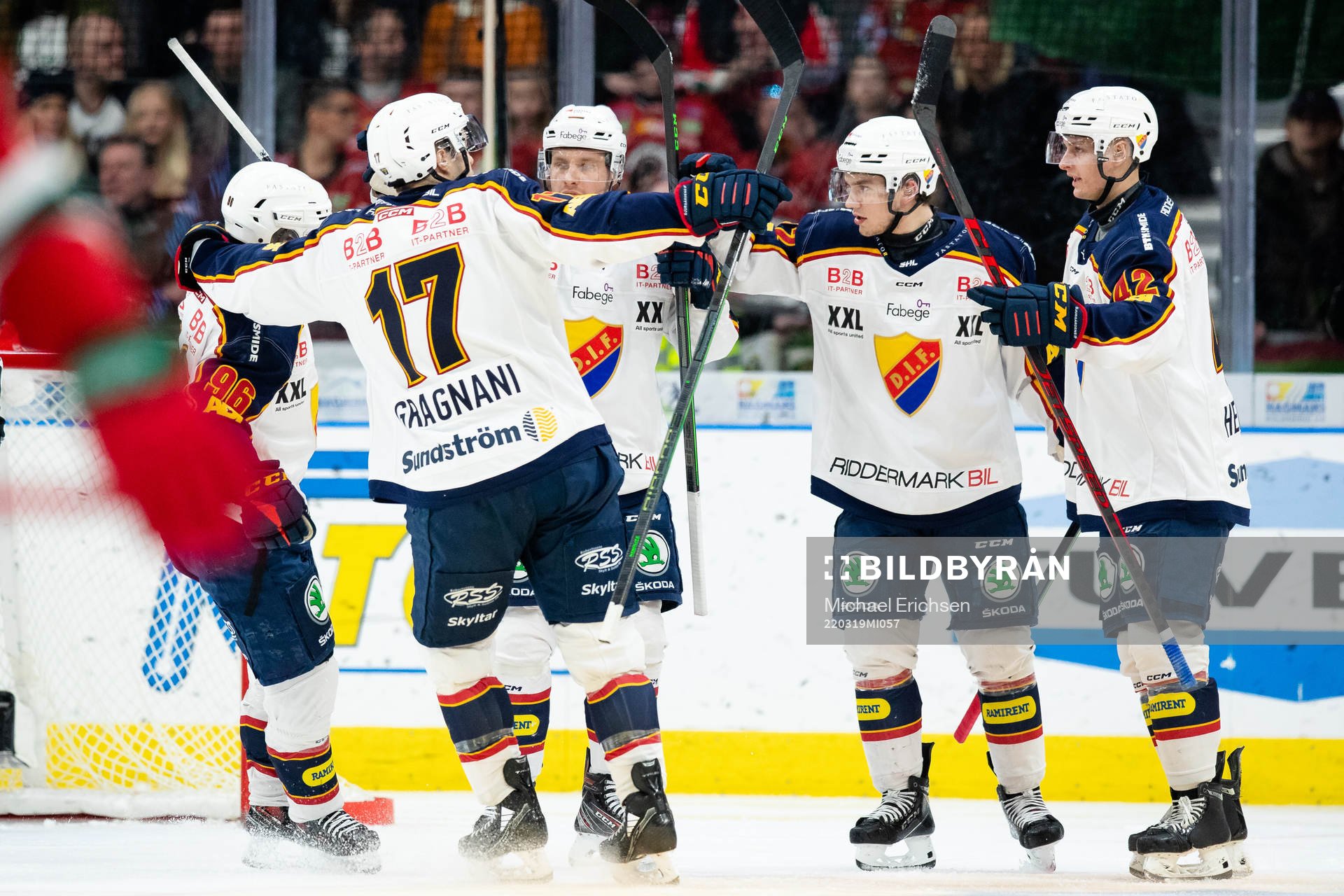 Djurgårdens Sebastian Strandberg jublar med lagkamrater