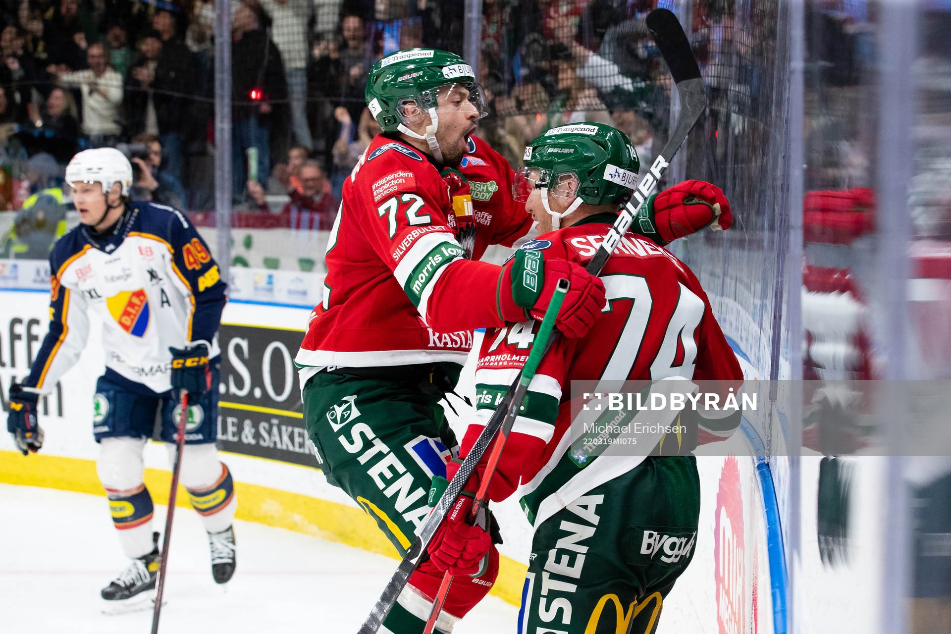 Frölundas Andreas Borgman jublar ihop med Patrik Carlsson