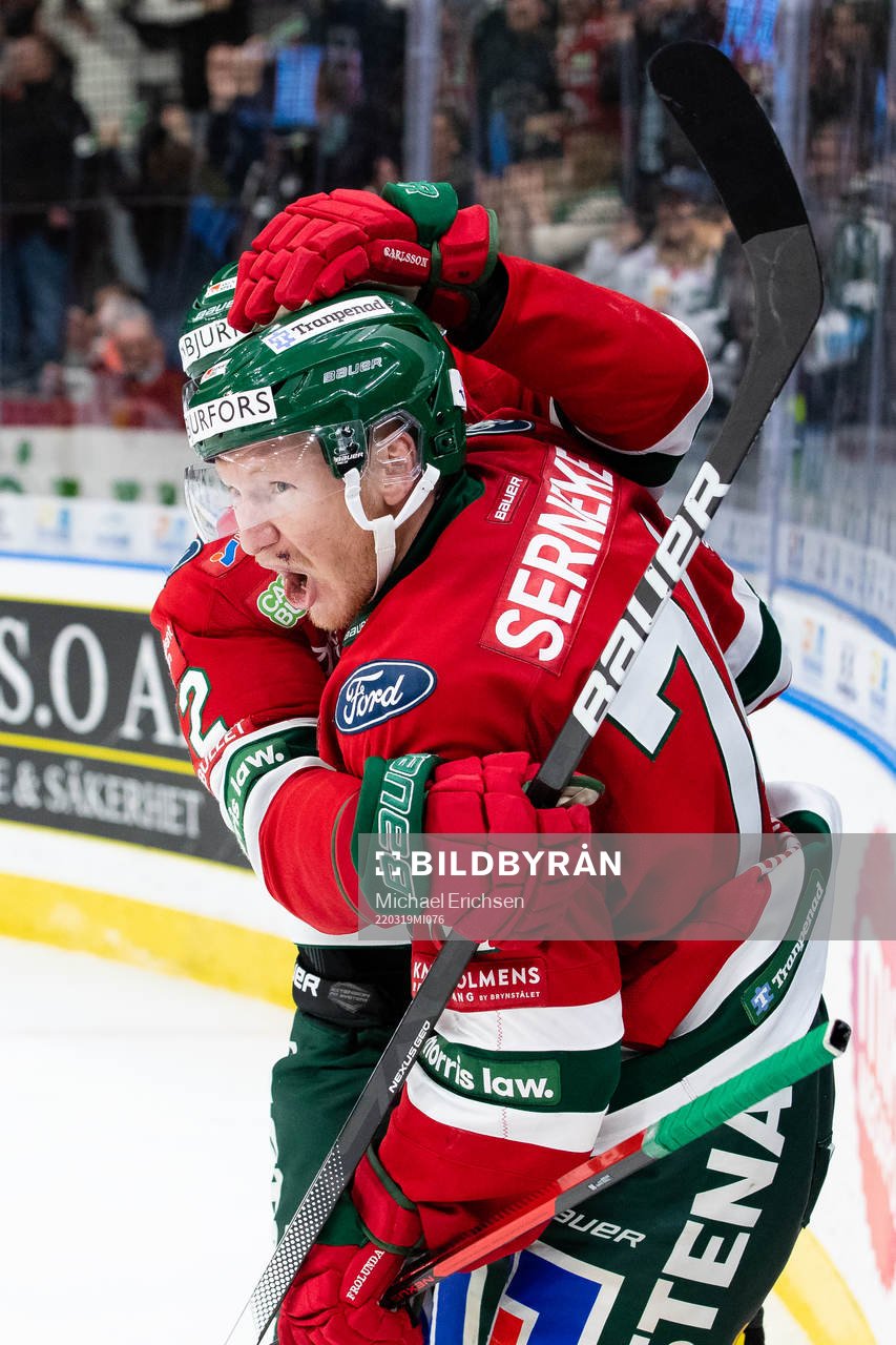 Frölundas Andreas Borgman jublar ihop med Patrik Carlsson