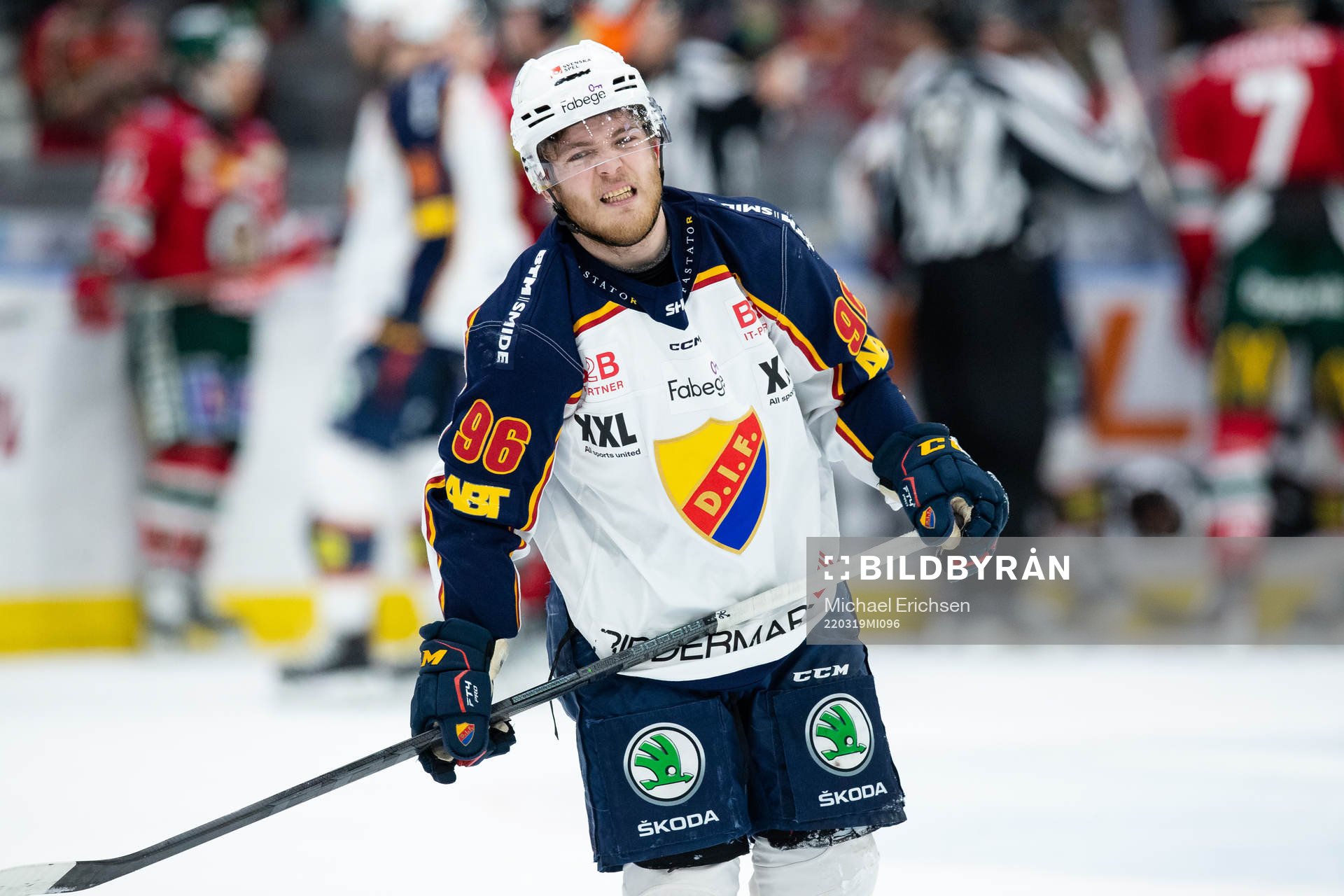 Djurgårdens Emil Berglund grimaserar