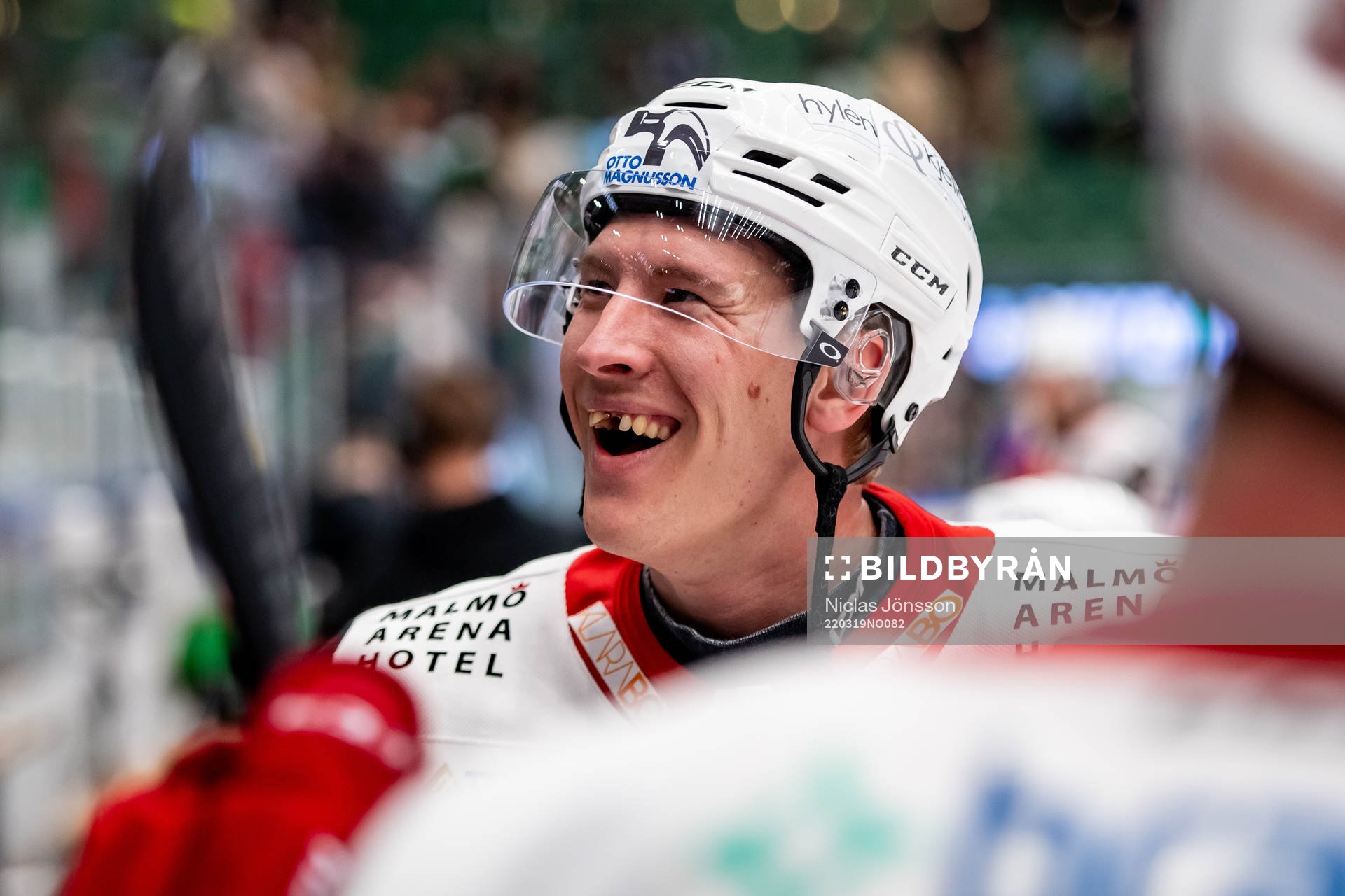 Malmö Redhawks Emil Sylvegård jublar