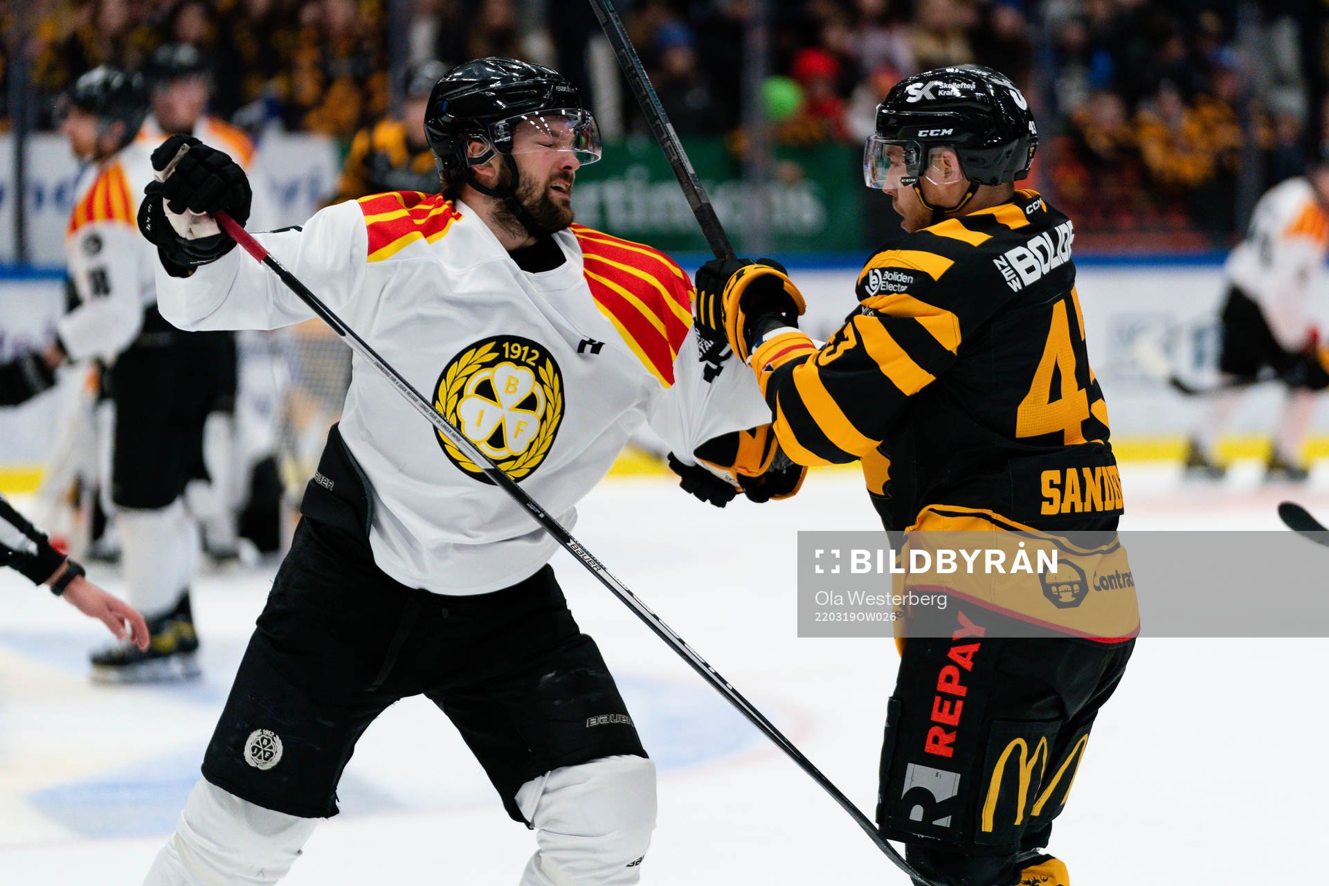 Brynäs Simon Bertilsson och Skellefteås Filip Sandberg
