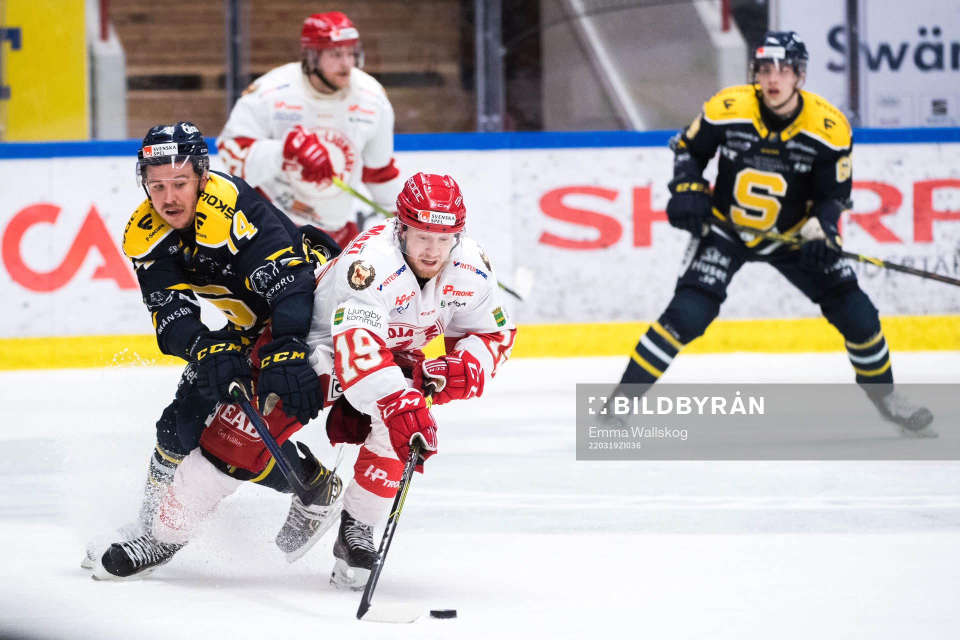 Södertäljes Rasmus Kahilainen och Troja/Ljungbys Victor