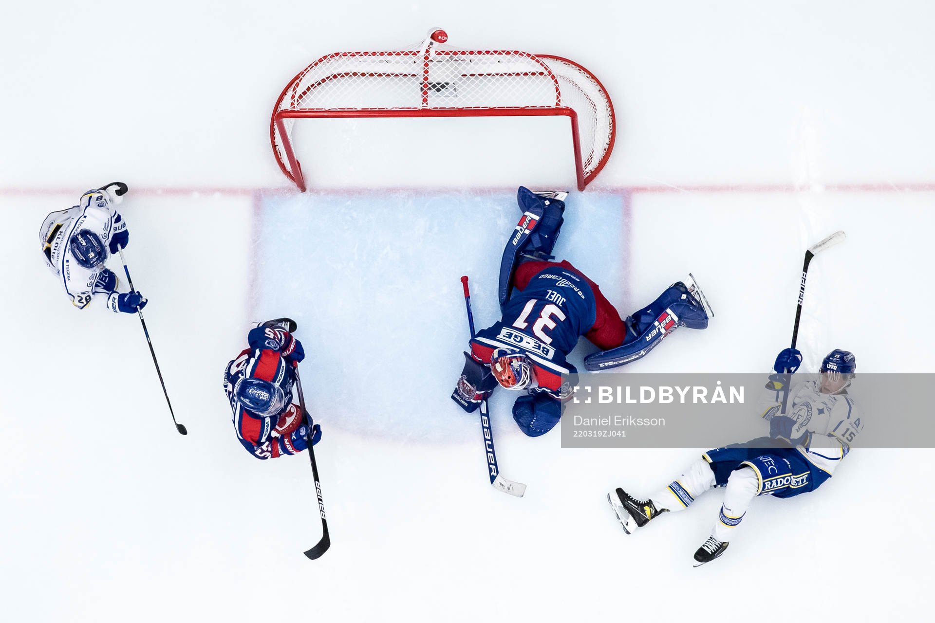 målvakt Tim Juel och Leksands Max Veronneau