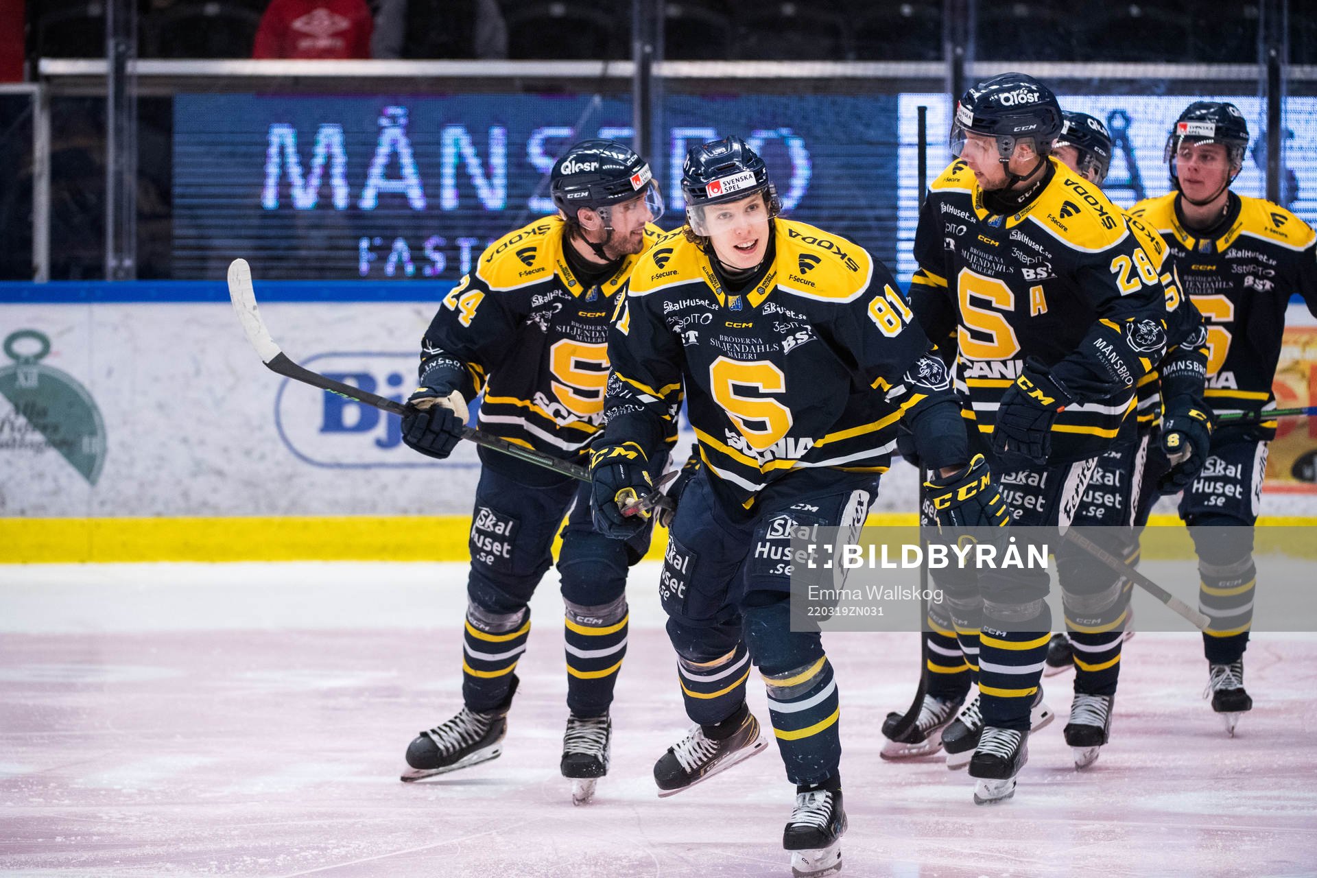 Södertäljes Emil Aronsson jublar