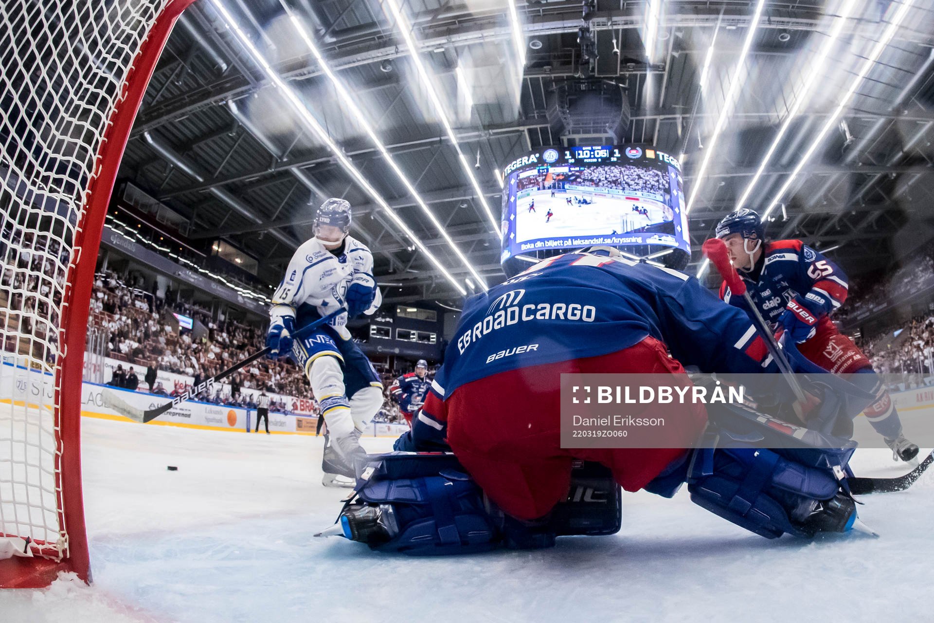 Leksands Max Veronneau och målvakt Tim Juel
