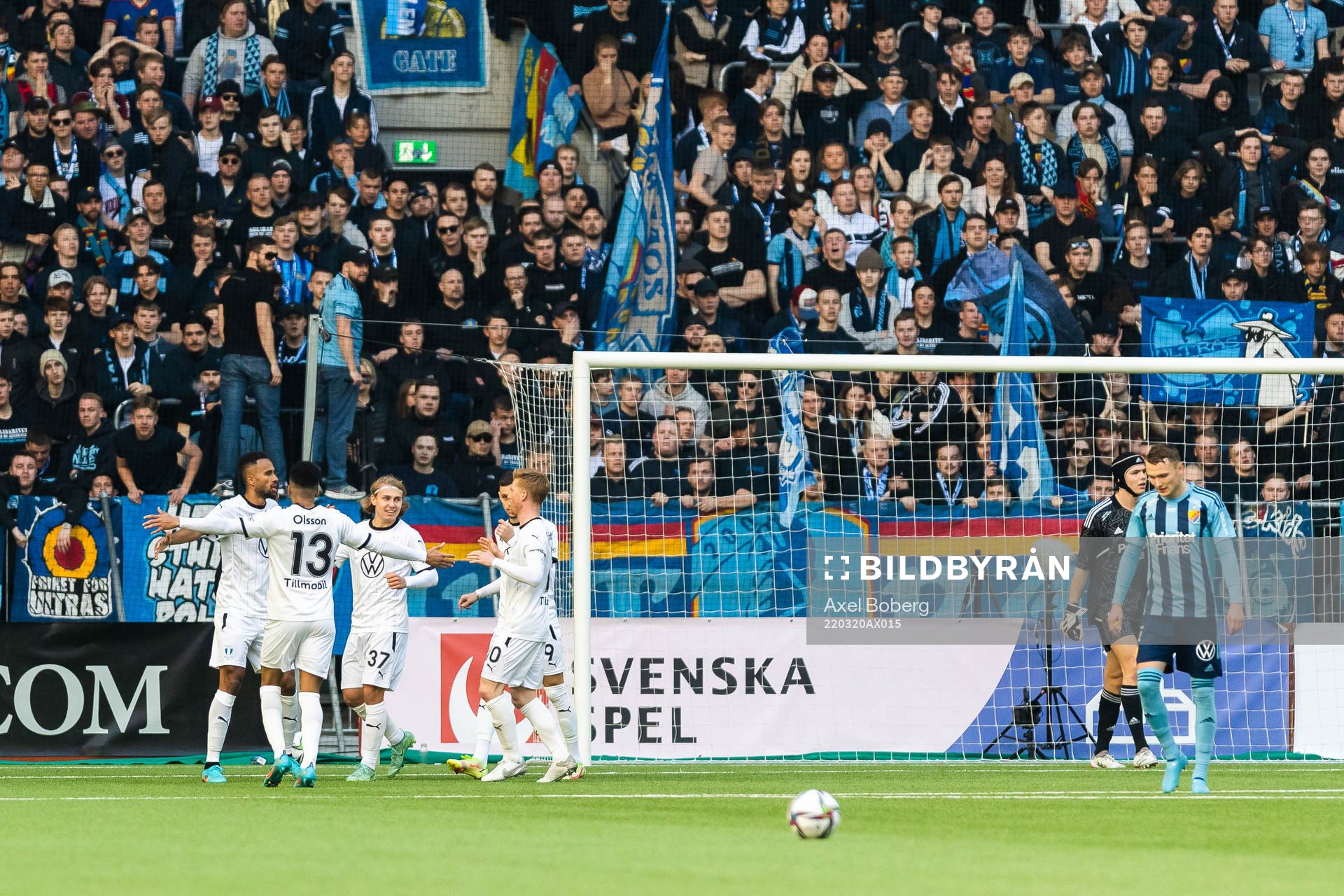Malmö FFs Isaac Kiese Thelin jublar med lagkamrater