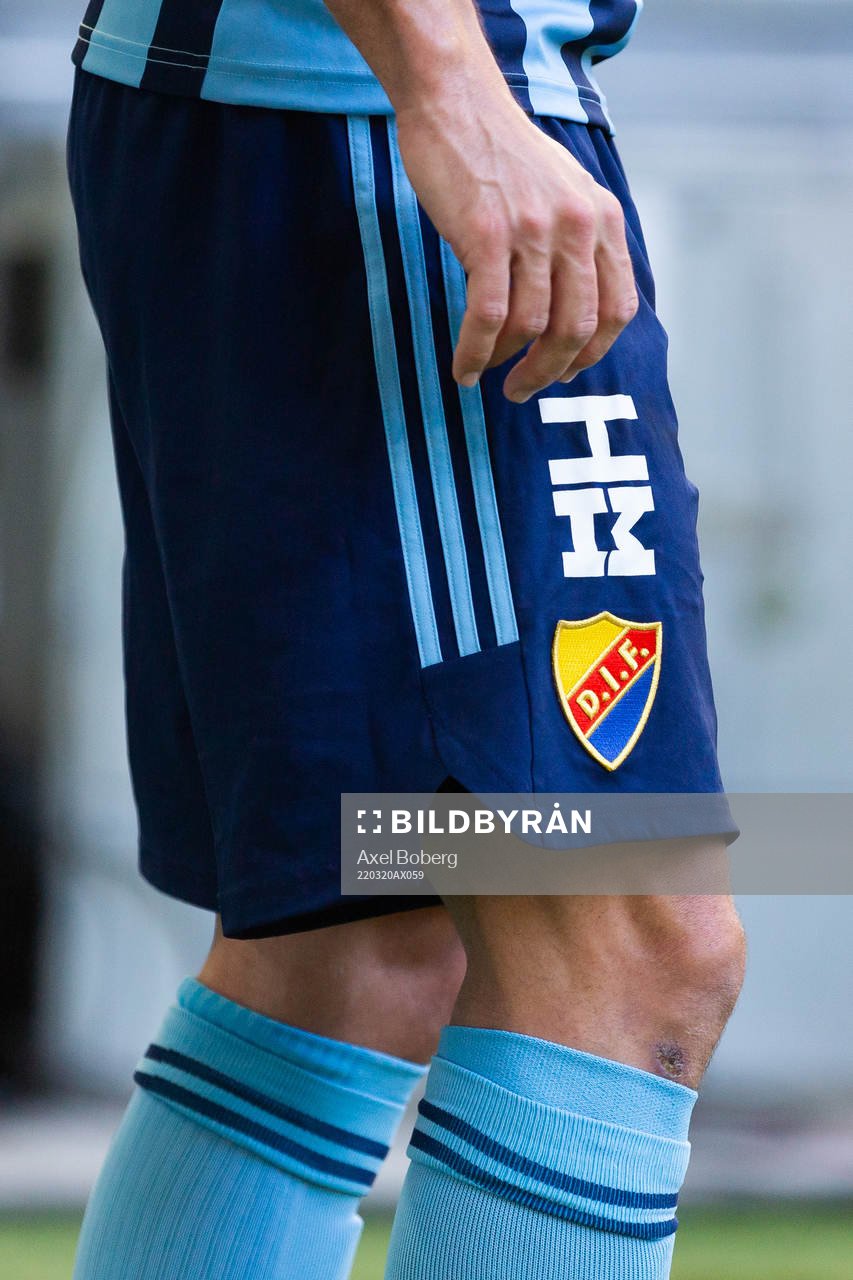 Djurgårdens nya matchställs underdel på Pierre Bengtsson
