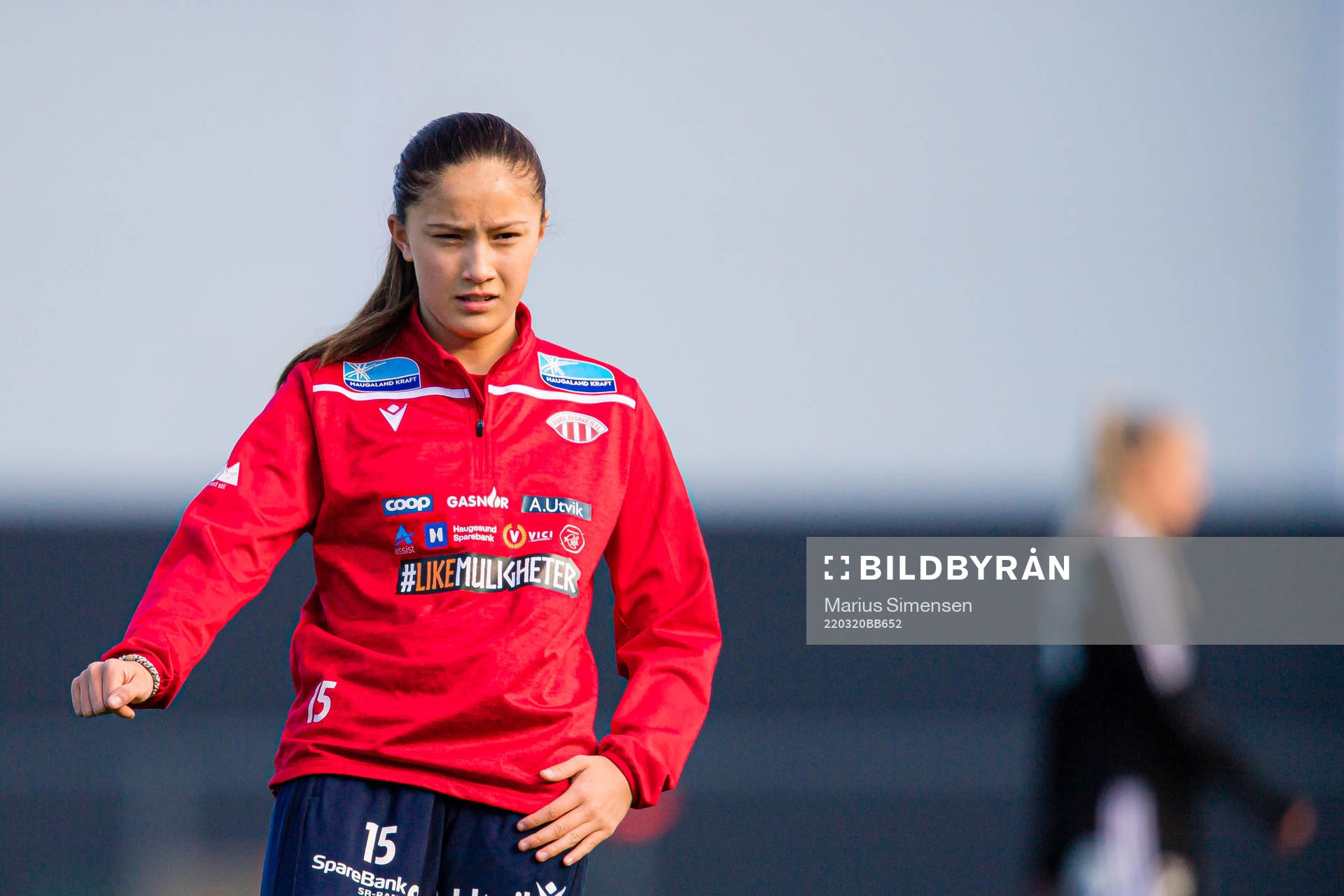 Ida Mortensen Natvik of Avaldnes warms up