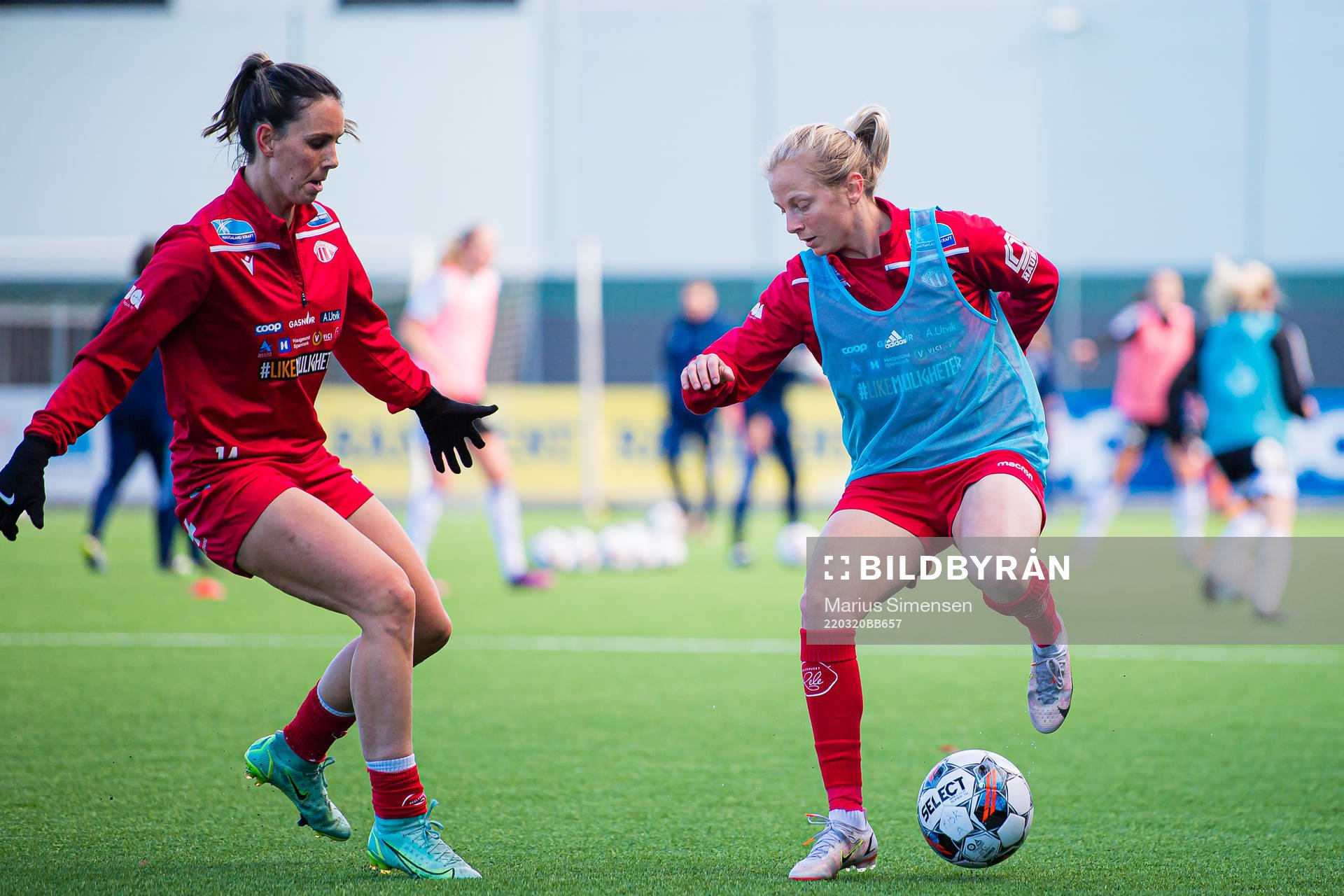 Sara Pavlovic of Avaldnes warms up