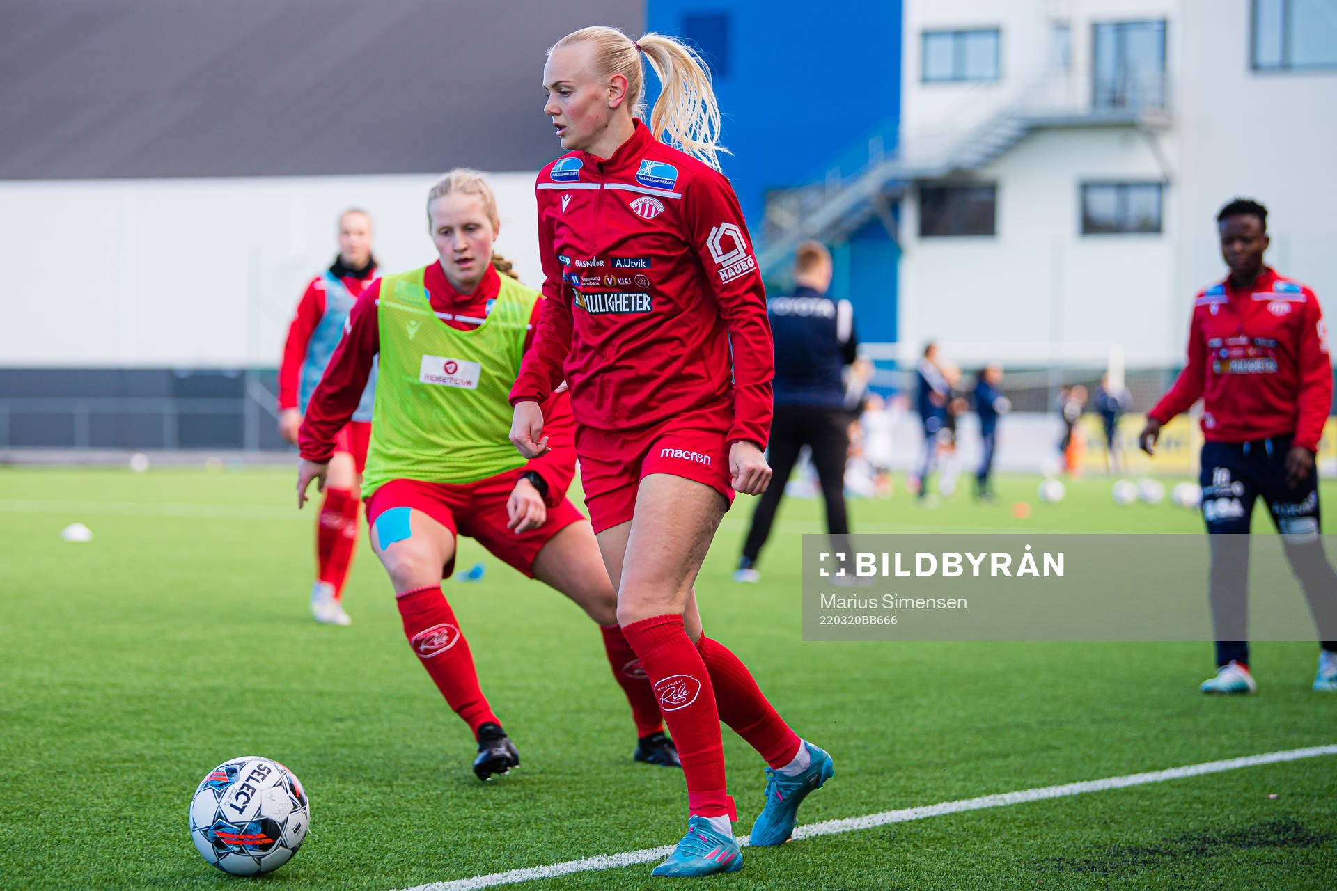 Karina Sævik of Avaldnes warms up