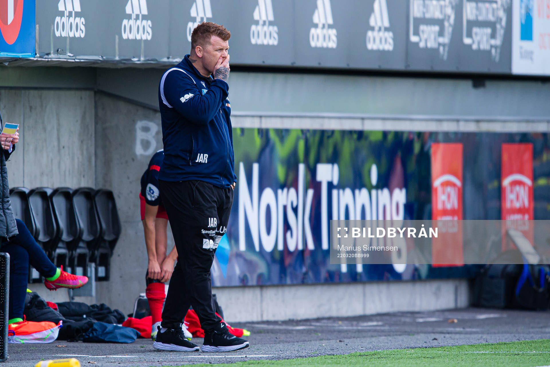 John Arne Riise, head coach of Avaldnes, looks dejected