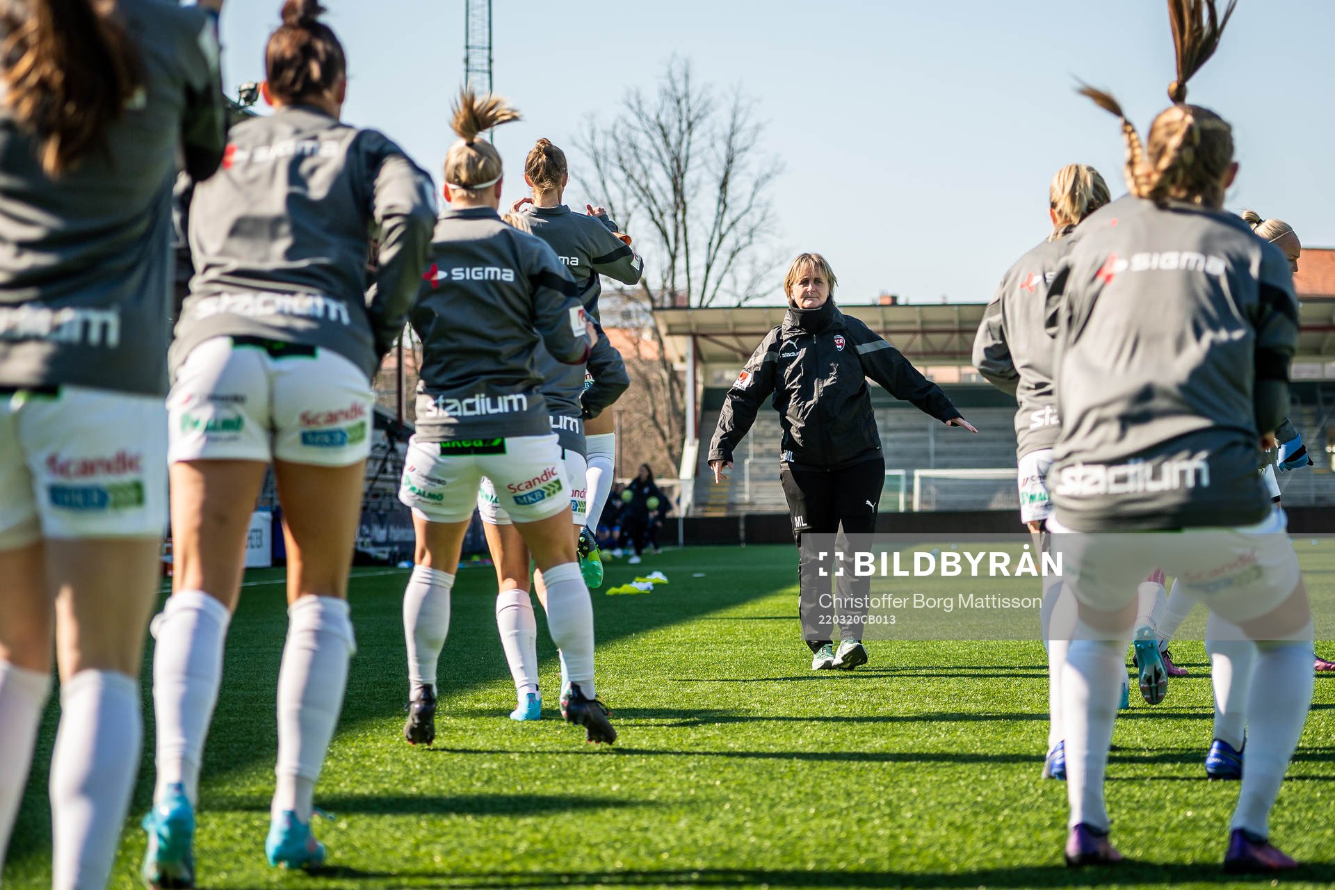 Rosengårds spelare värmer upp