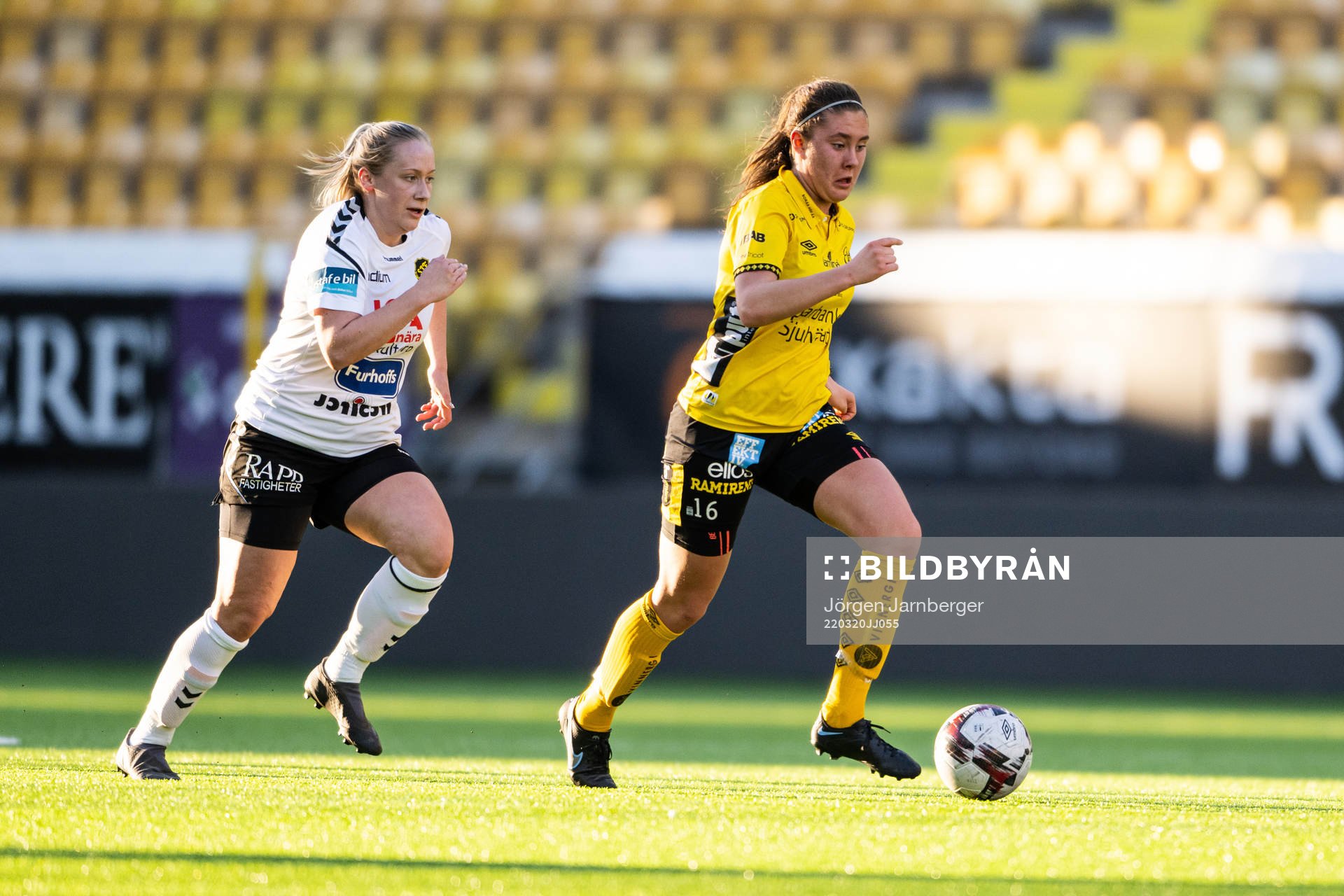Skultorps Matilda Carlsson och Elfsborgs Olivia Gurtata