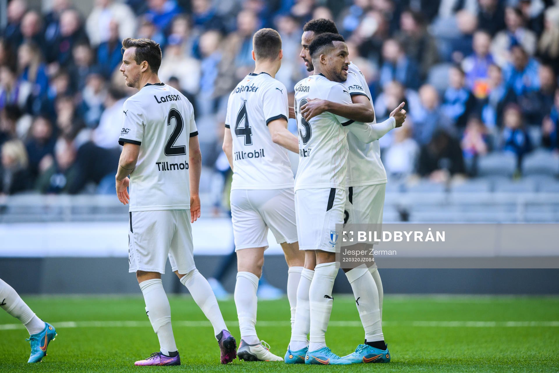 Malmö FFs Isaac Kiese Thelin (th) jublar