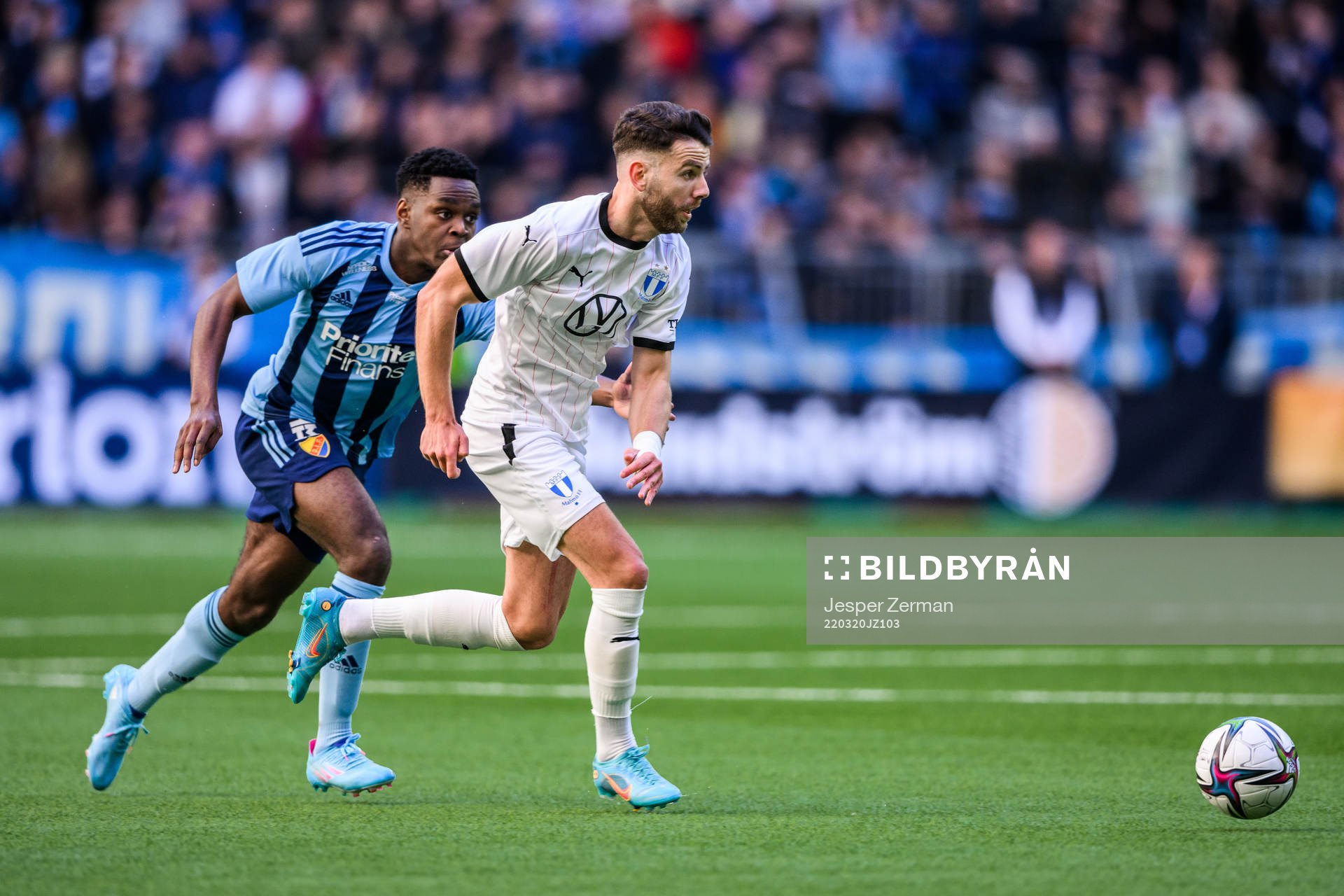 Djurgårdens Joel Asoro och Malmö FFs Erdal Rakip
