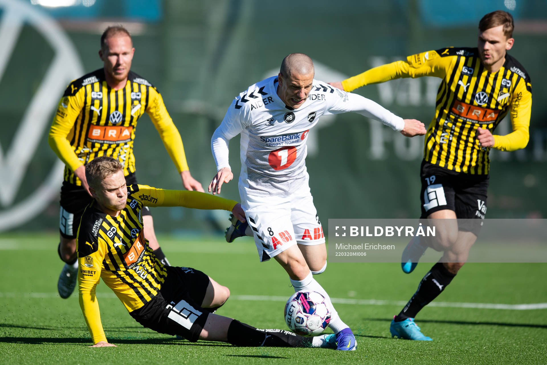 Häckens Tomas Totland och Oscar Uddenäs mot Odds Milan