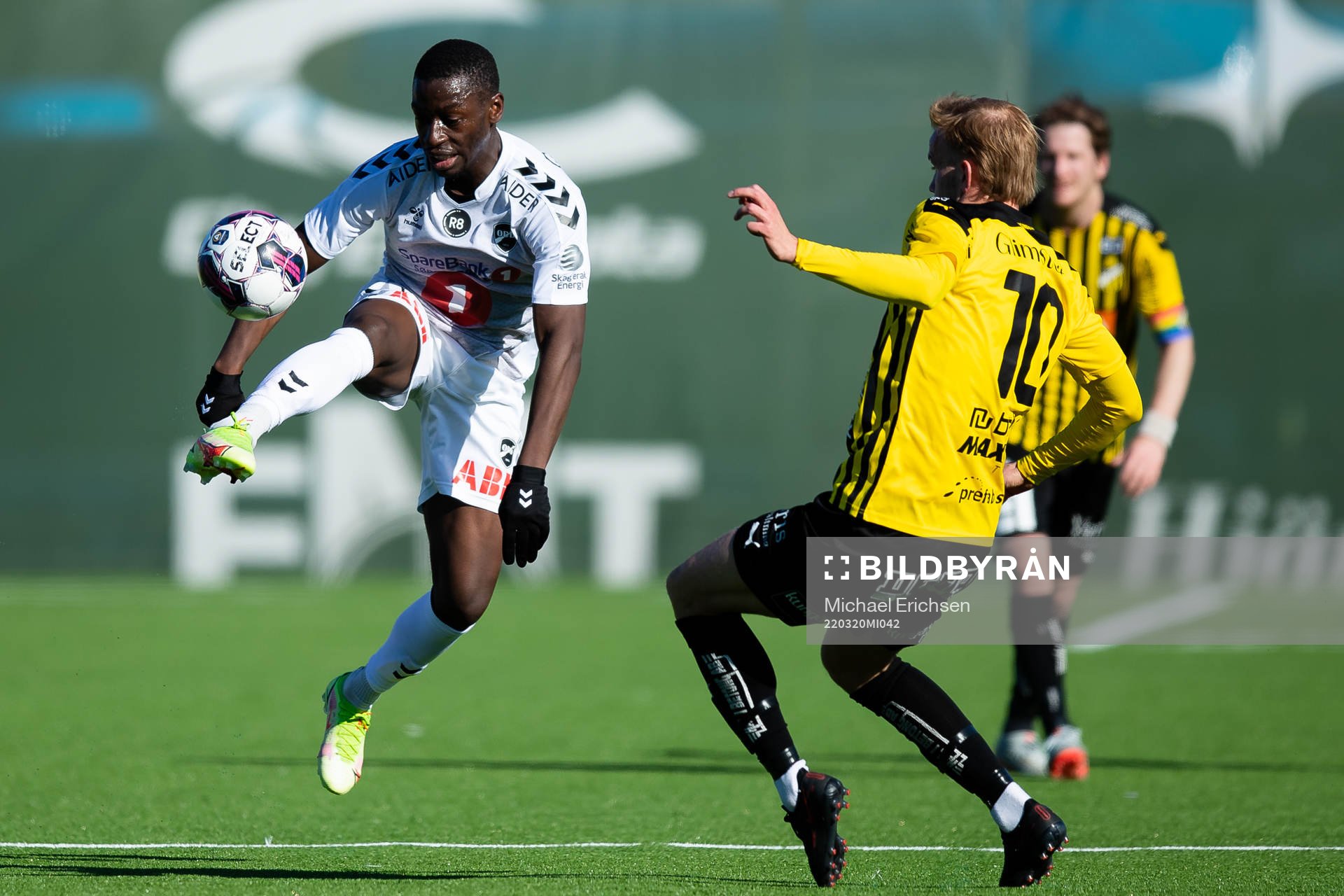 Odds Solomon Owusu och Häckens Jasse Tuominen