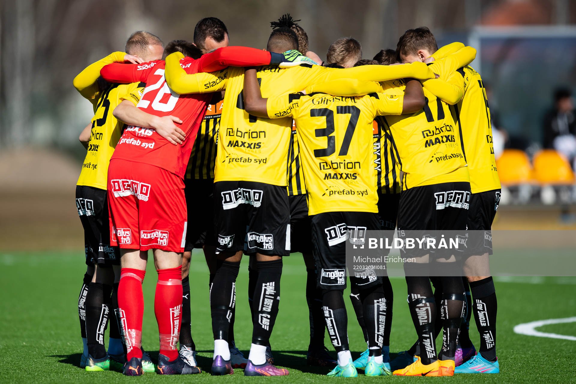 Häcken samlade innan fotbollsmatchen i träningsmatchen