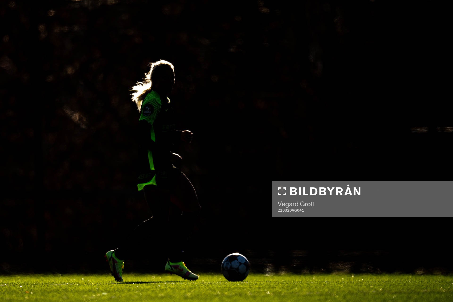 The silhouette of Guro Bergsvand of Brann
