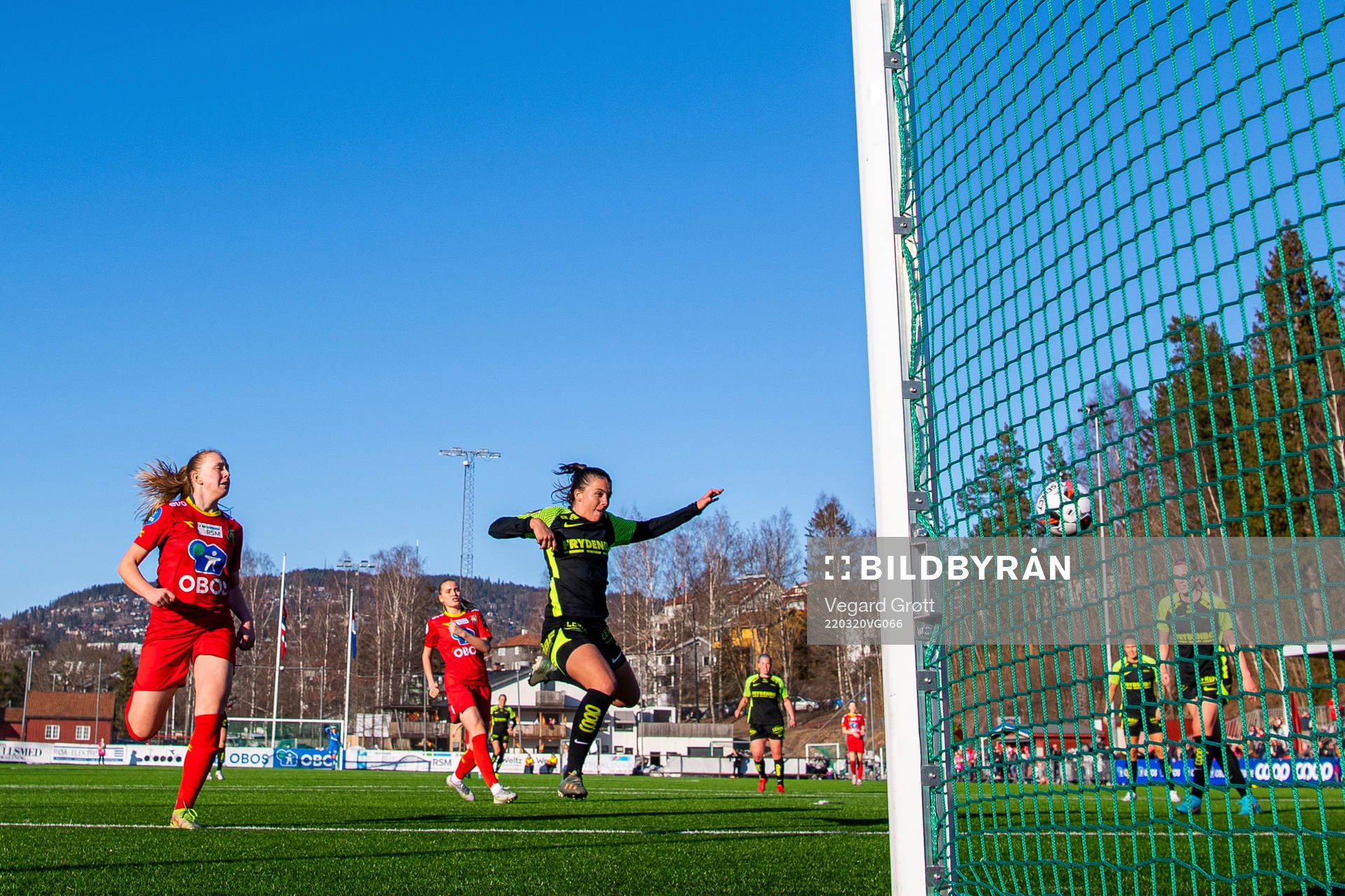 Cecilie Redisch Kvamme of Brann scores the 1-4 goal