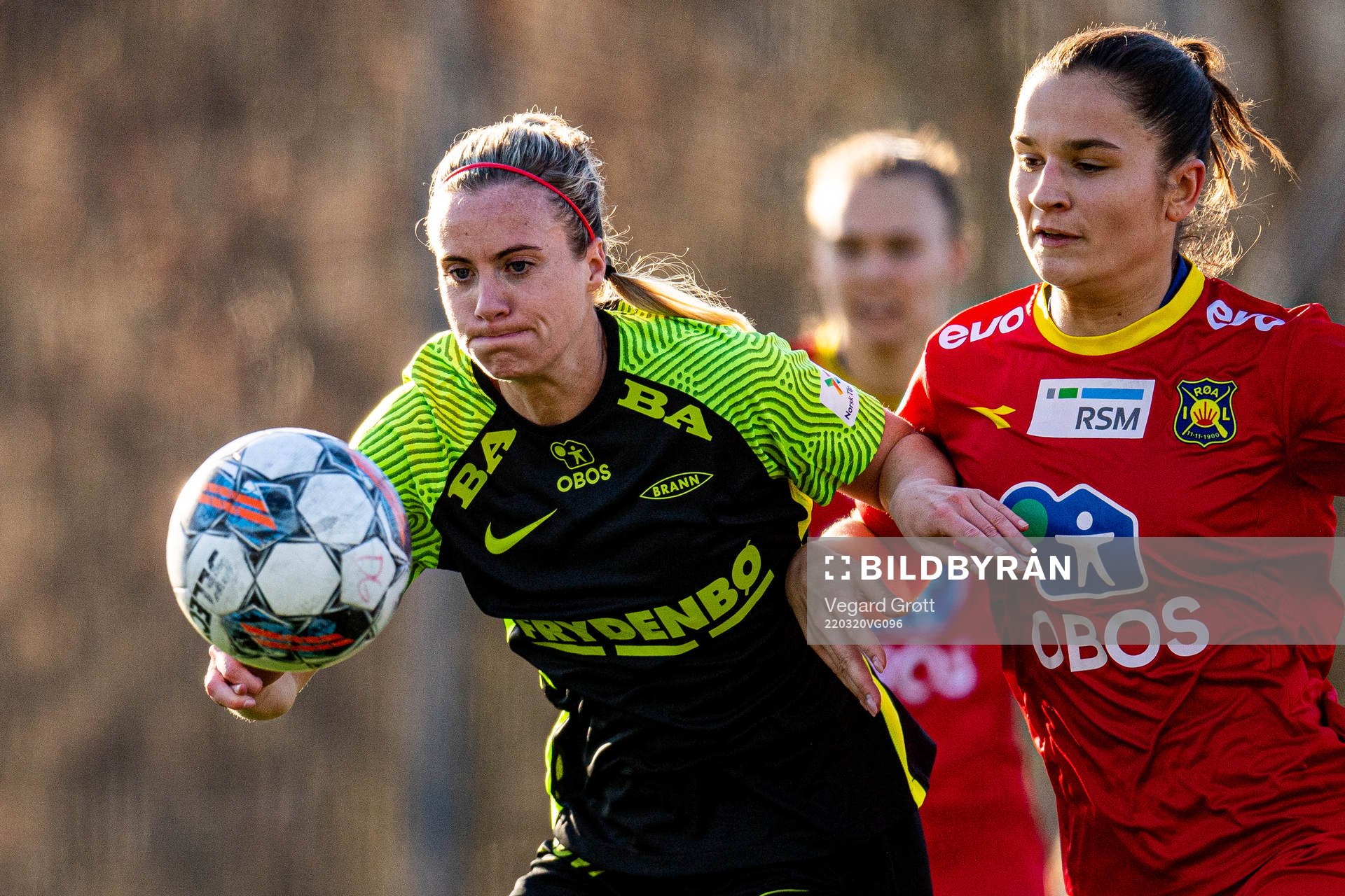 Berglind Björg Torvaldsdottir of Brann and Synne Vatshelle