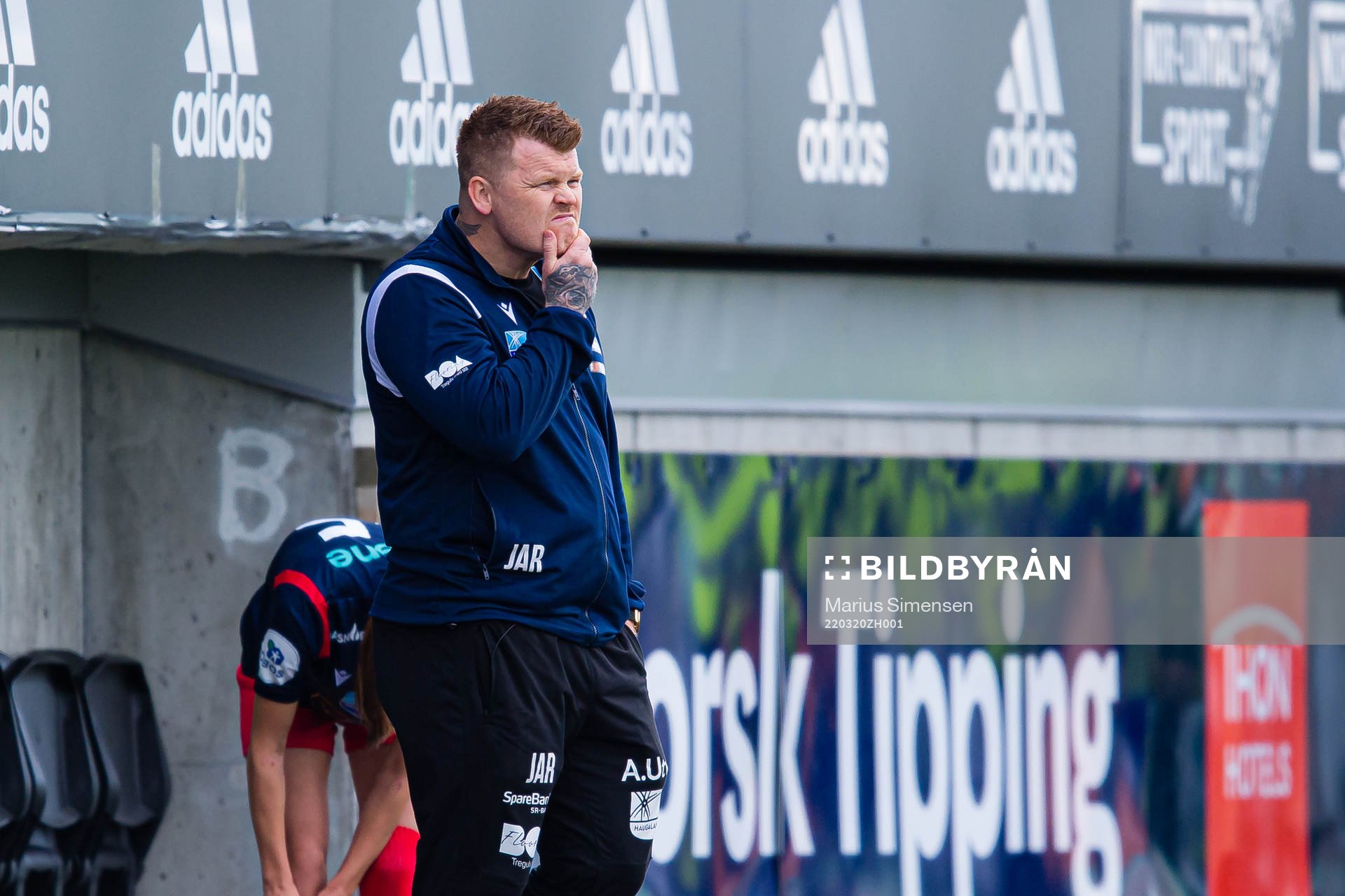 John Arne Riise, head coach of Avaldnes, looks dejected