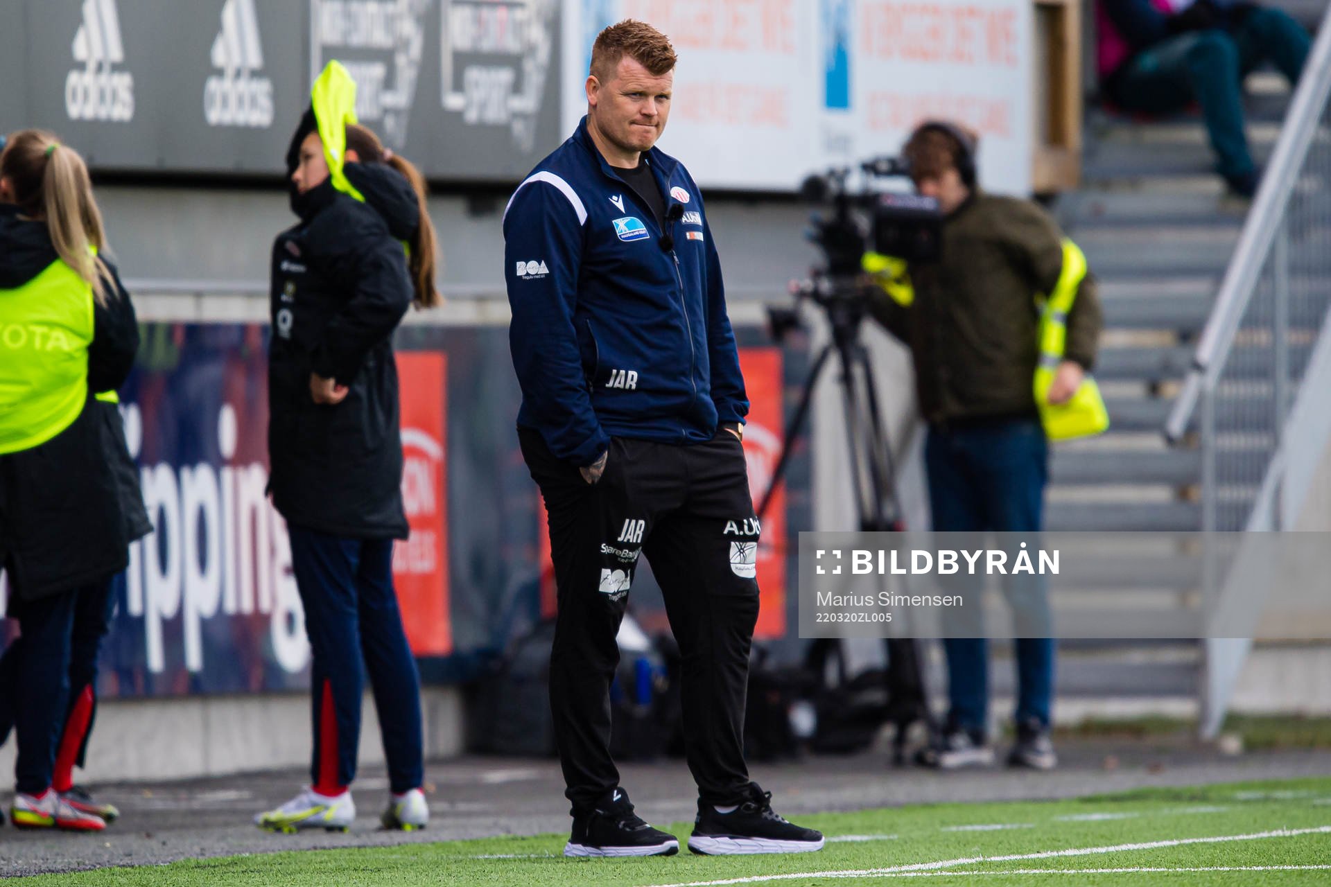 John Arne Riise, head coach of Avaldnes, looks dejected