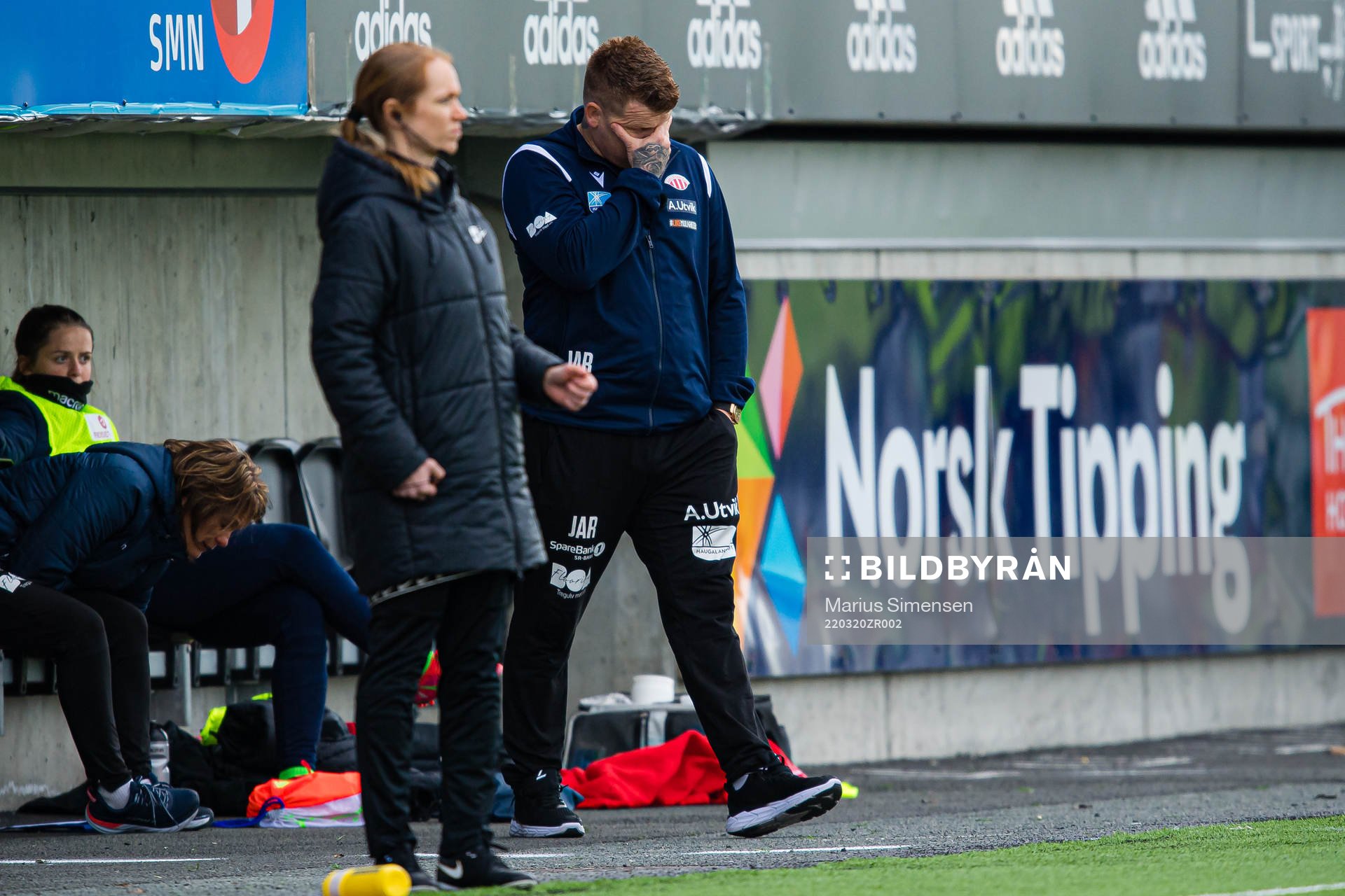 John Arne Riise, head coach of Avaldnes, looks dejected
