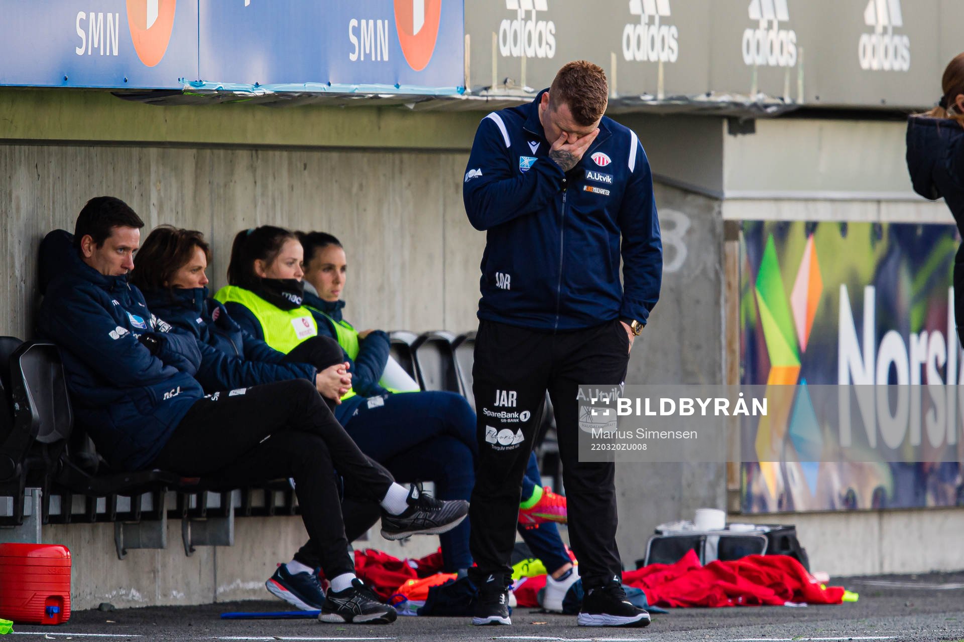 John Arne Riise, head coach of Avaldnes, looks dejected