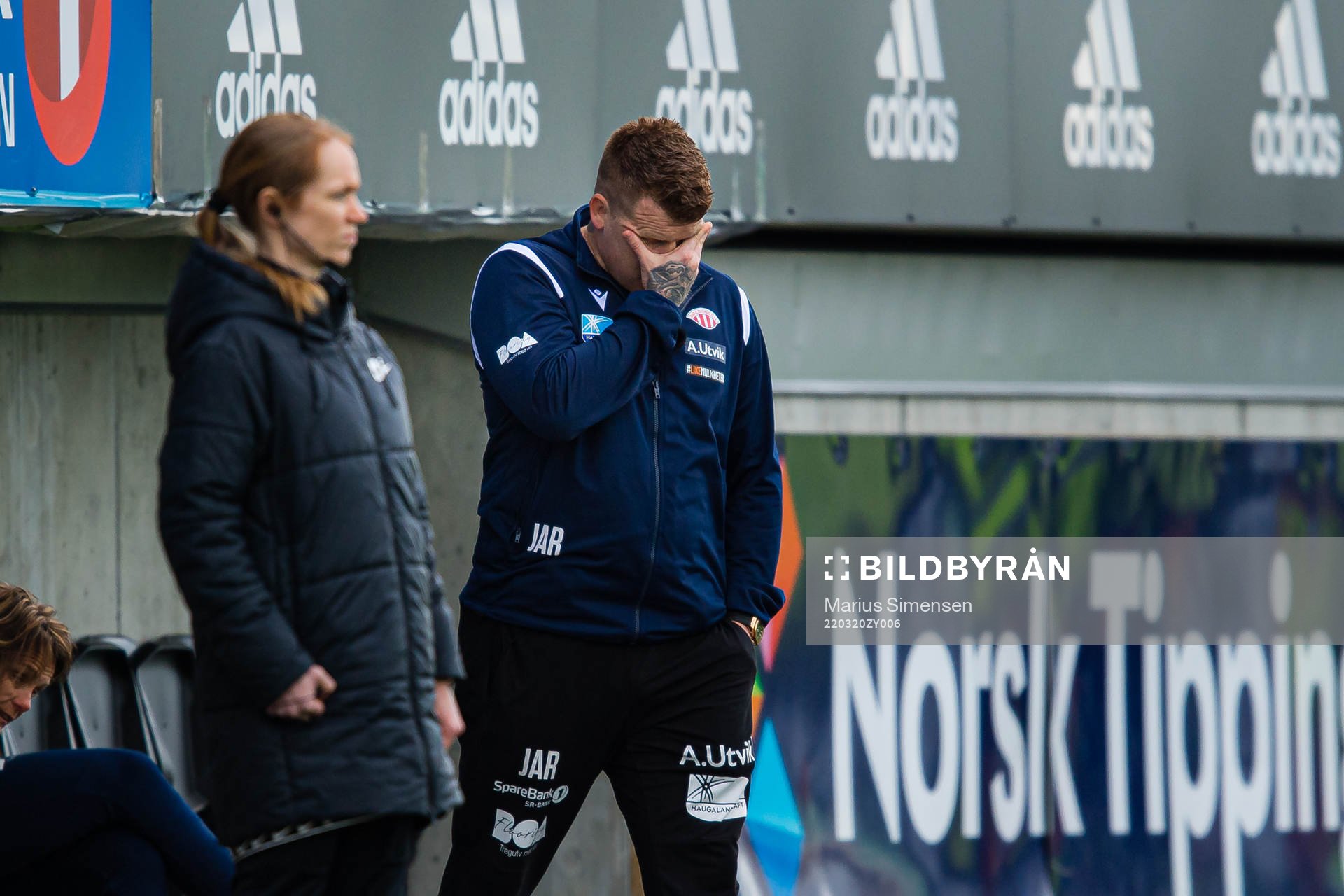 John Arne Riise, head coach of Avaldnes, looks dejected