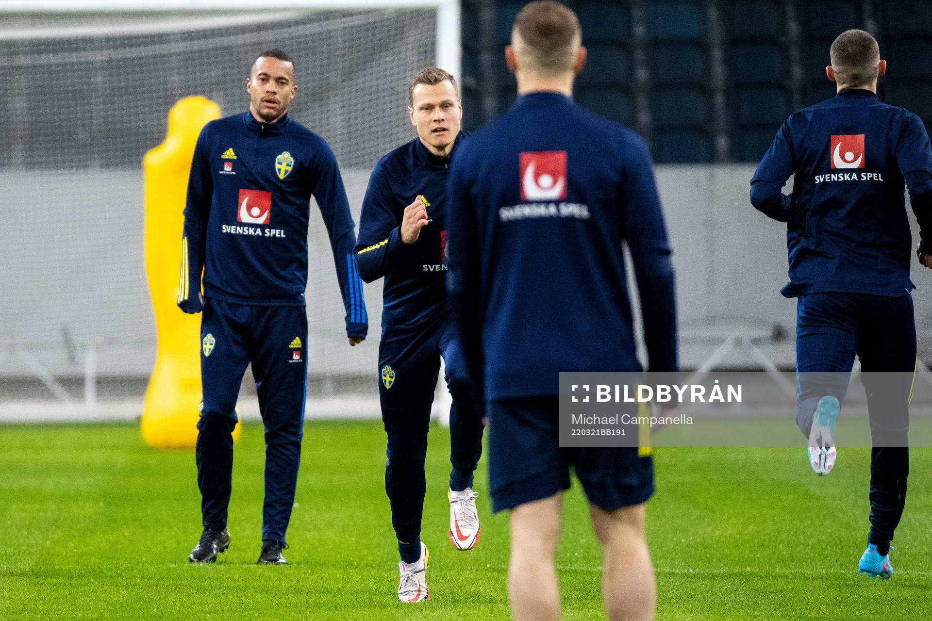 Robin Quaison and Ludwig Augustinsson of the Swedish