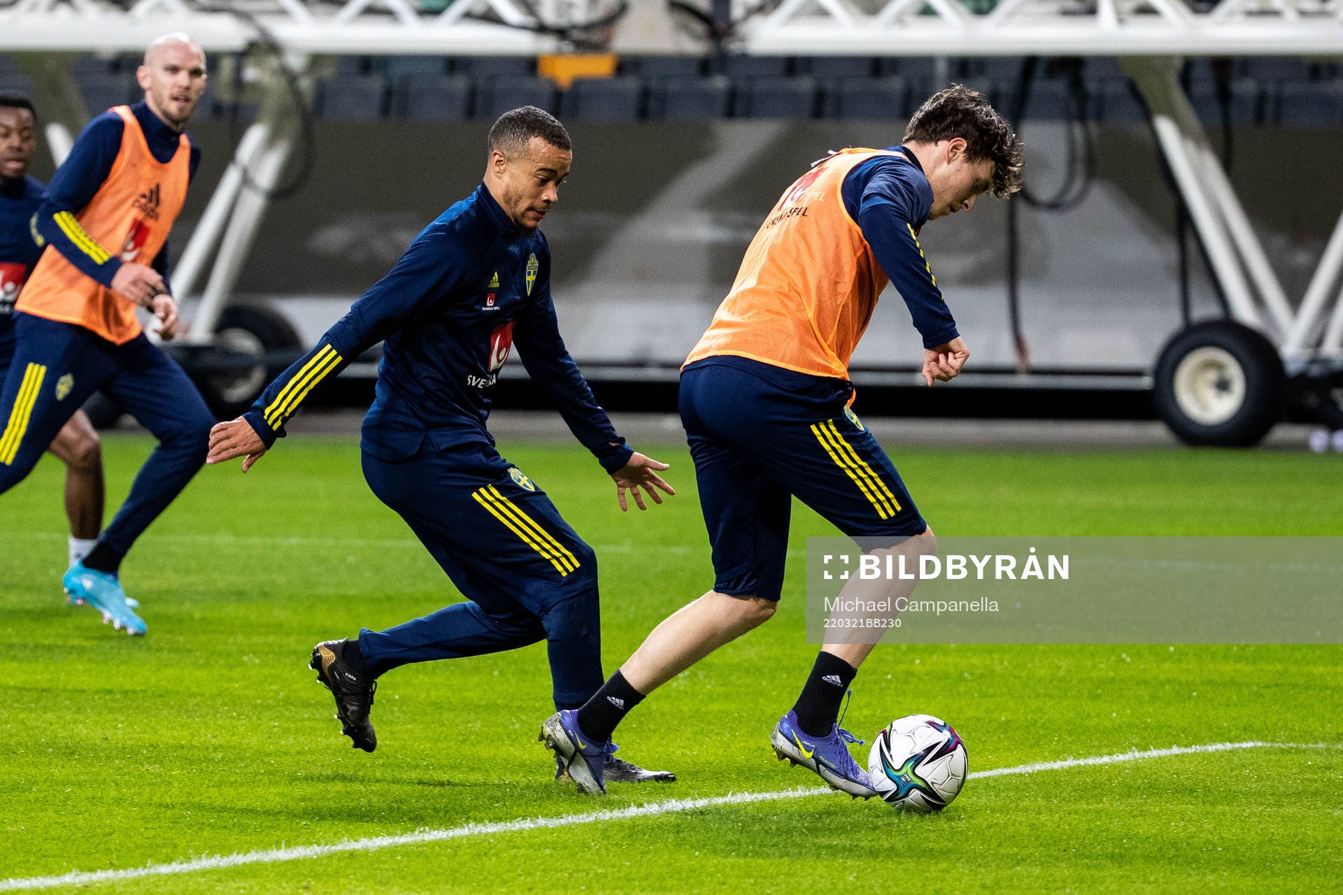 Robin Quaison and Victor Nilsson Lindelöf of the Swedish