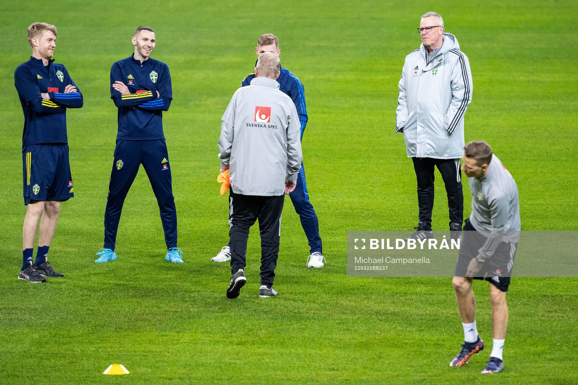 Filip Helander, Branimir Hrgota and head coach Janne