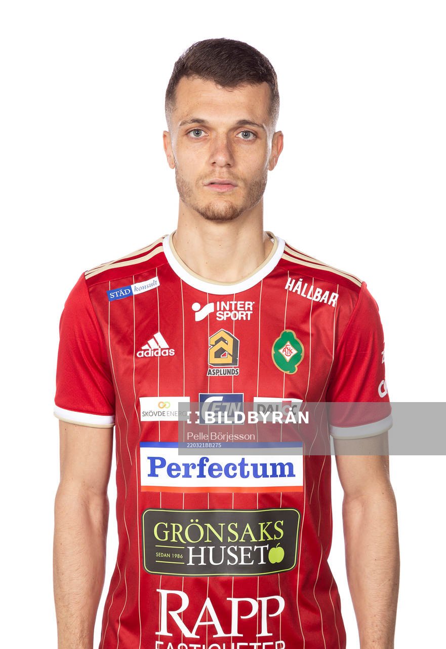 Skövdes Yoann Fellrath poserar för ett porträtt den 21 mars 2022 i Skövde.
