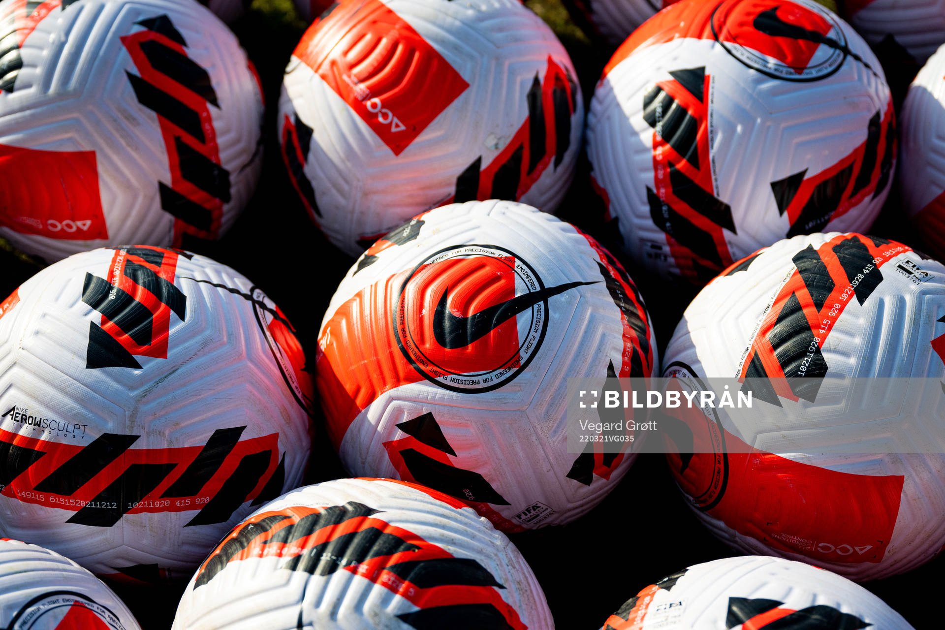 Nike footballs