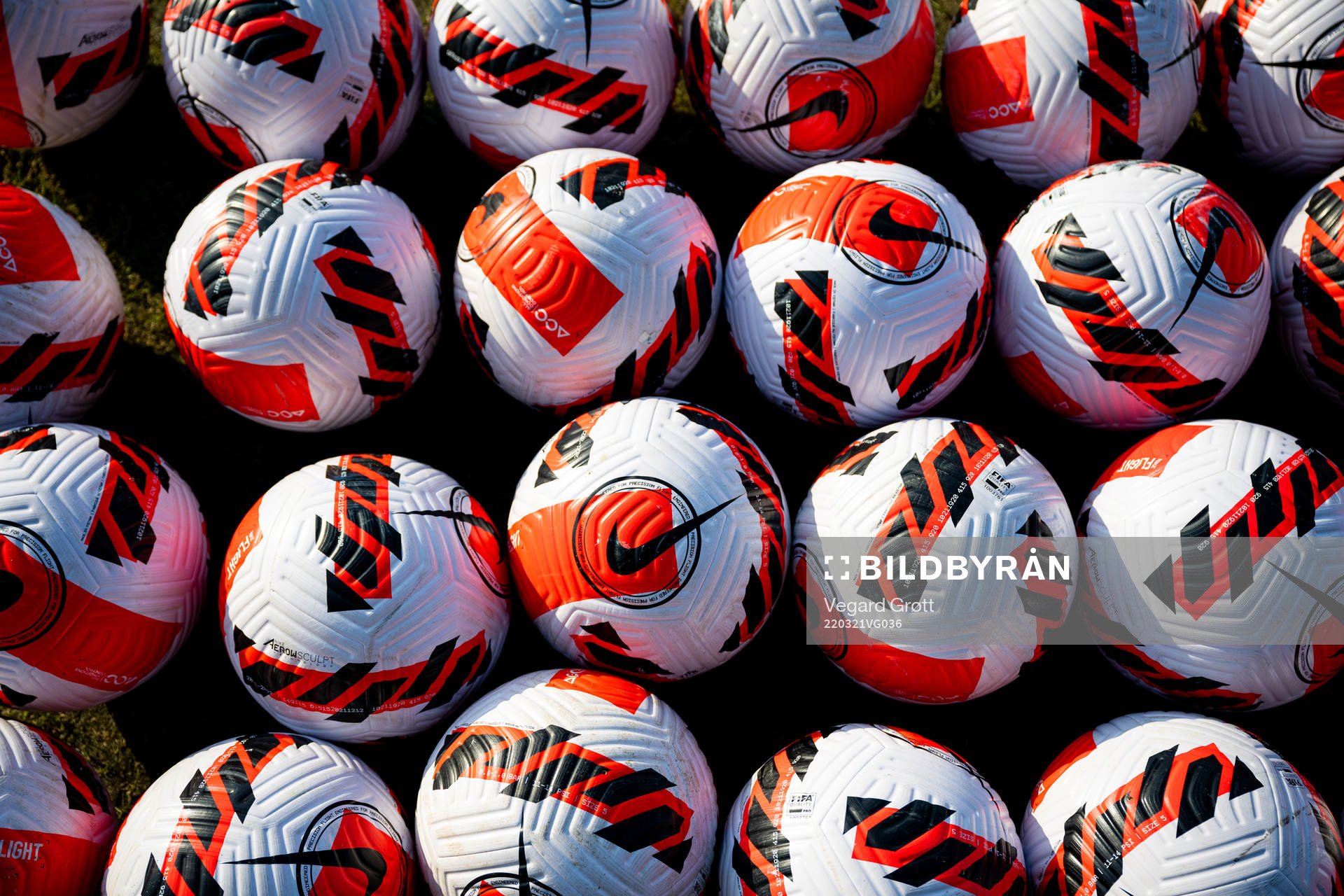 Nike footballs
