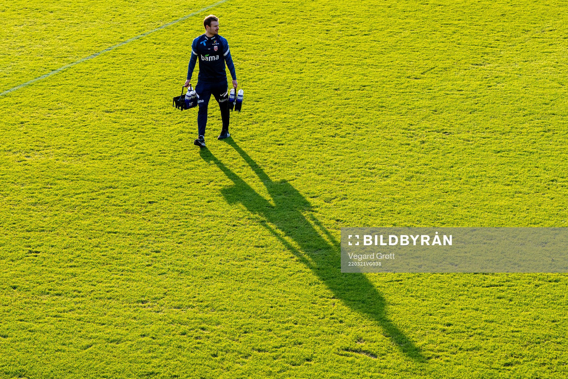 Erik Hulleberg, kit manager of the Norwegian national football team, during a training session on March 21, 2022 in Lillestrøm. 