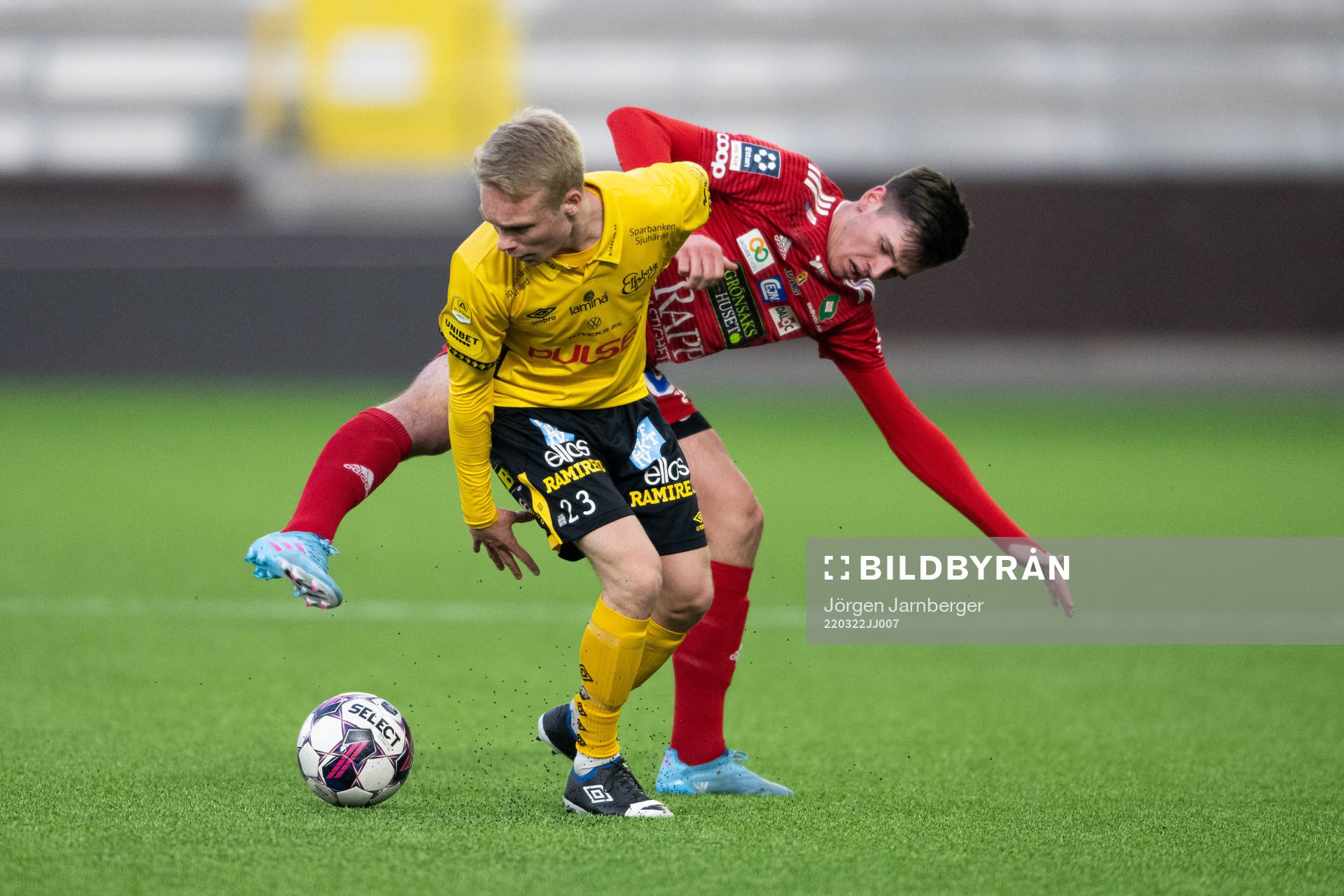 Elfsborgs Hampus Hagvall och Skövdes Oscar Haglund