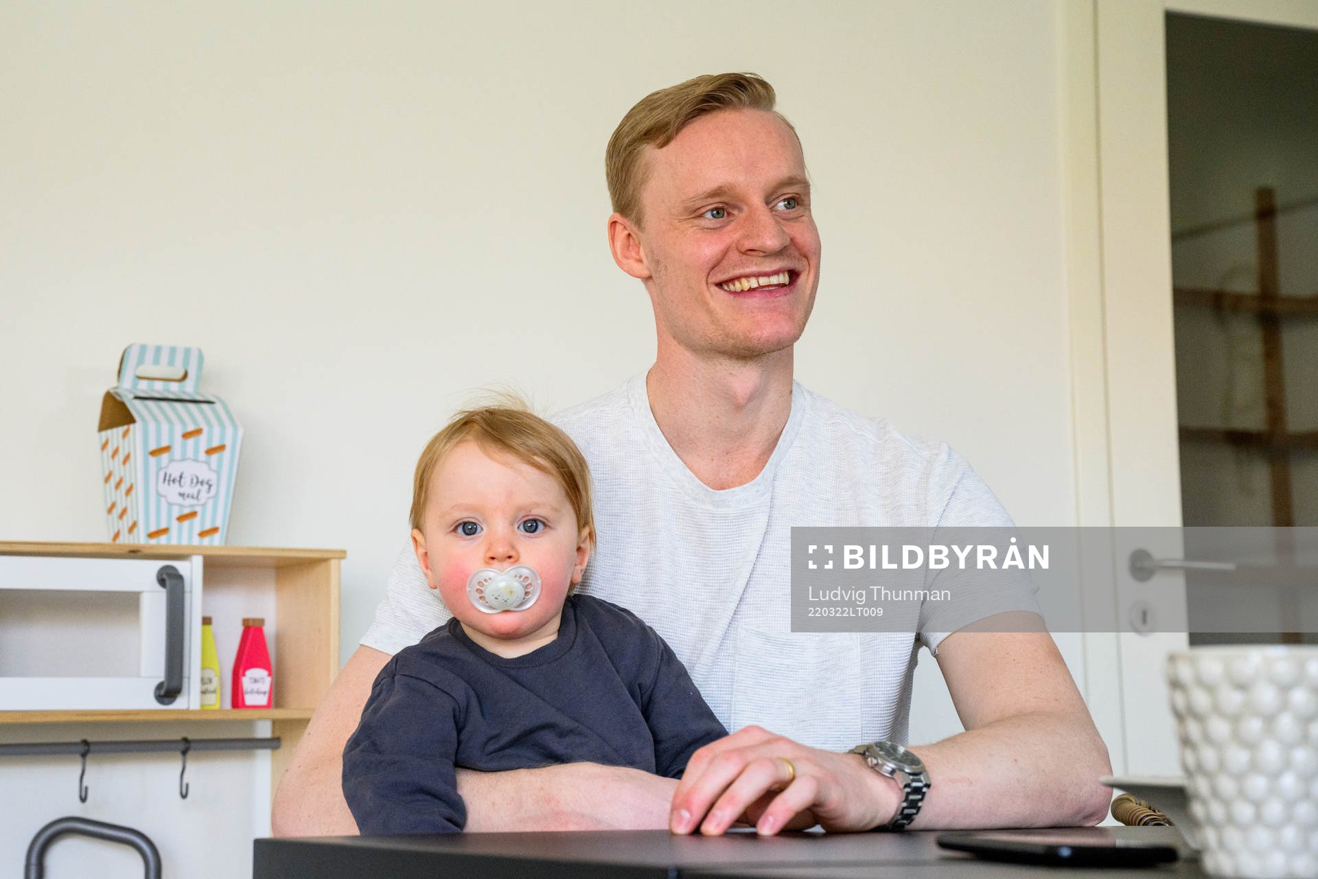 Anton Bengtsson med sonen Noel