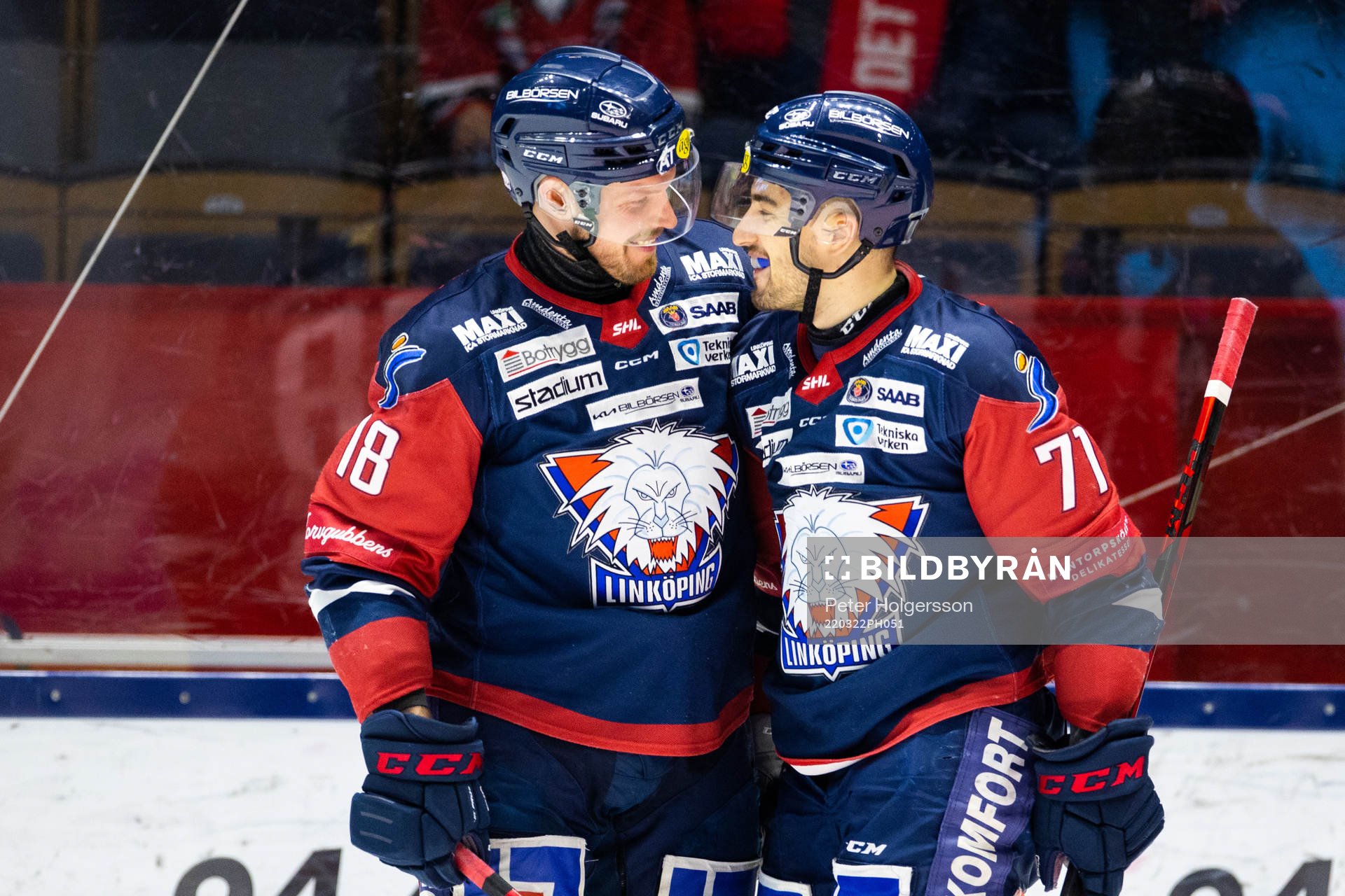 Linköpings Robert Lantosi jublar med Alexander Johansson