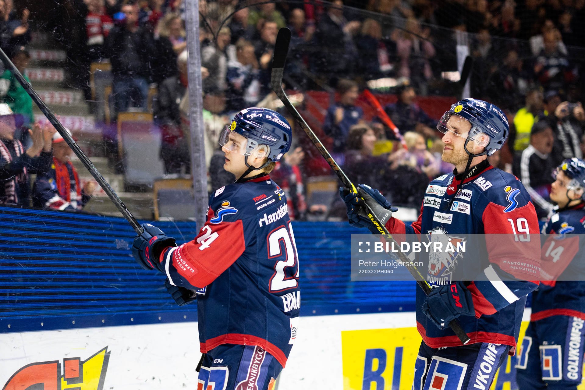 Linköpings Elliot Ekmark och Patrick Russell jublar